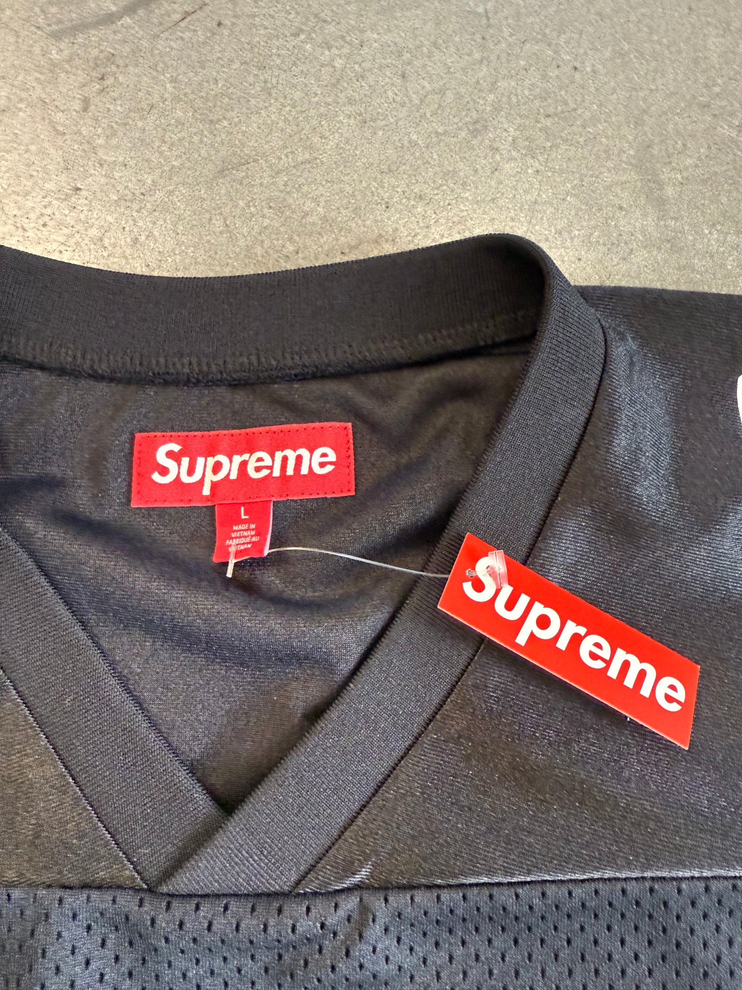 FW25 SUPREME BONES FOOTBALL JERSEY - BLACK (L) (NEW)