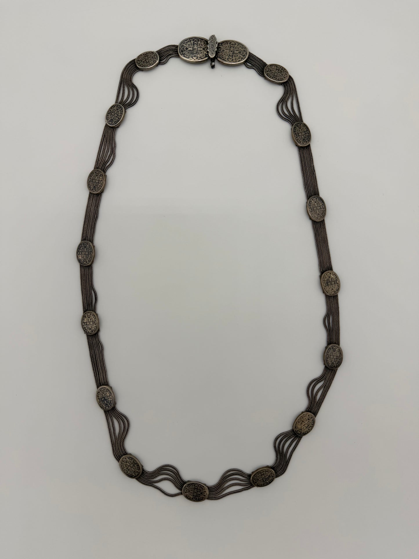 1900'S 5 STRAND ETRUSCAN STYLE SILVER NECKLACE (96.9 GRAMS)