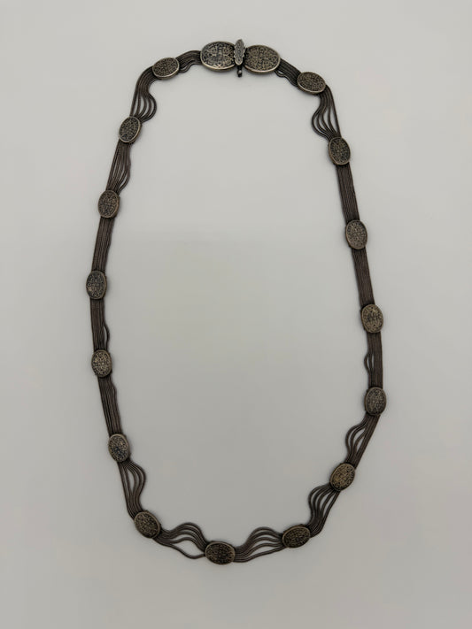 1900'S 5 STRAND ETRUSCAN STYLE SILVER NECKLACE (96.9 GRAMS)