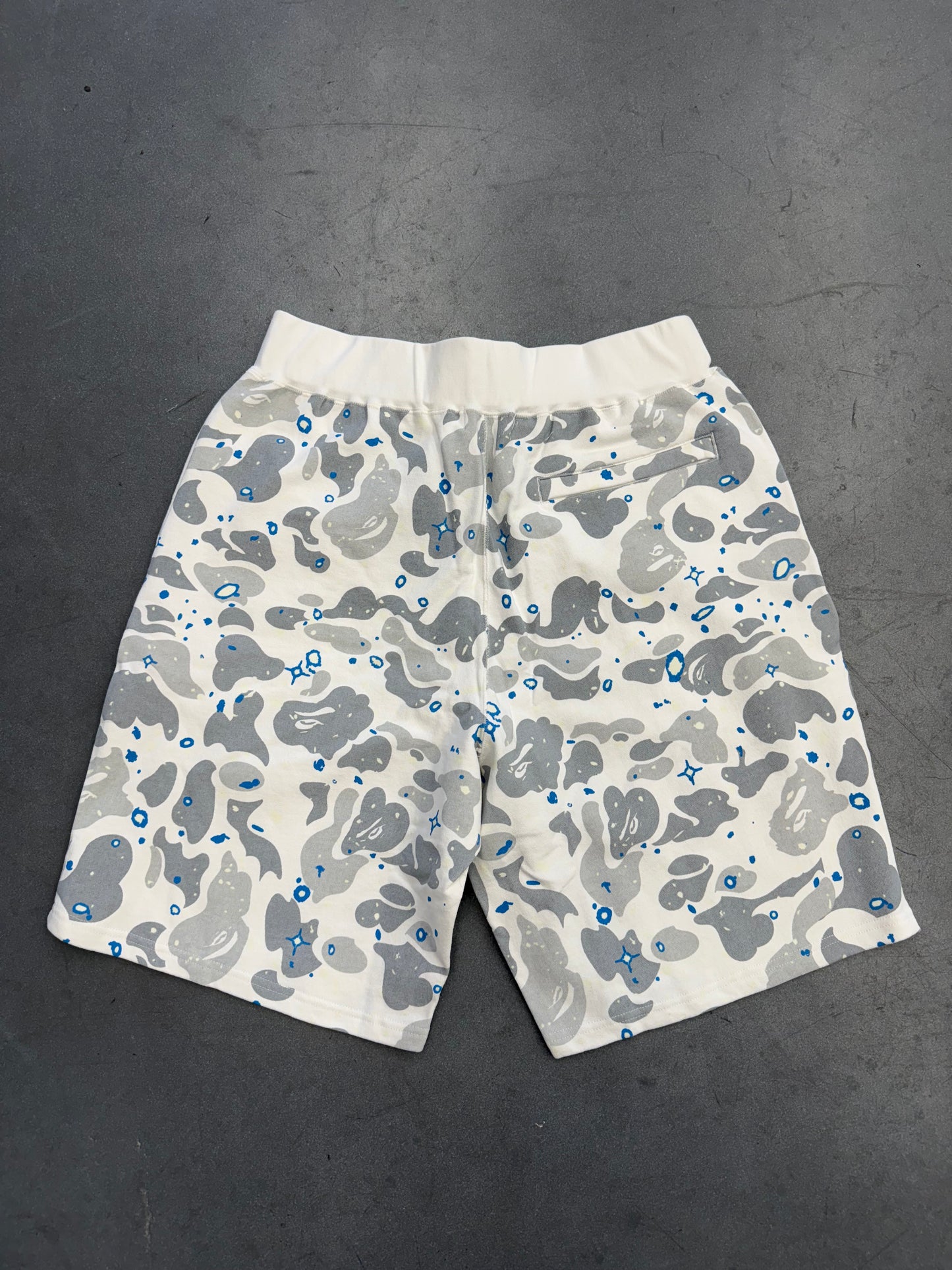 SS20 A BATHING APE BAPE SPACE CAMO WIDE SWEATSHORT - WHITE (XL) (NWT)