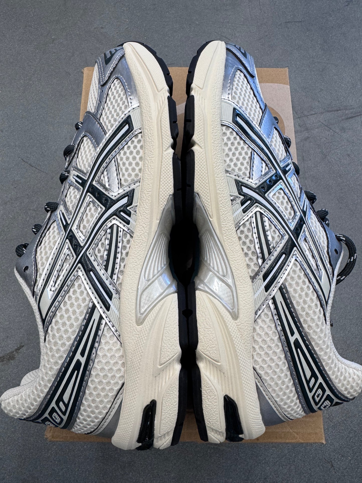 2024 SIZE 7 KITH ASICS GEL 1130 CREAM SCARAB (NEW WITH BOX)