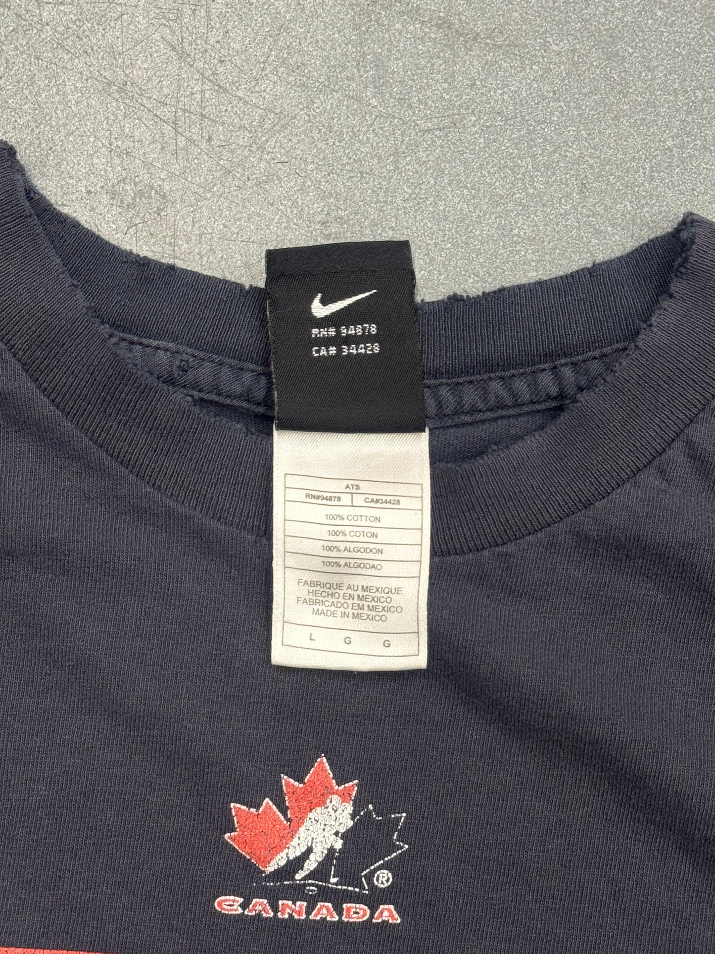 VINTAGE NIKE TEAM CANADA TEE