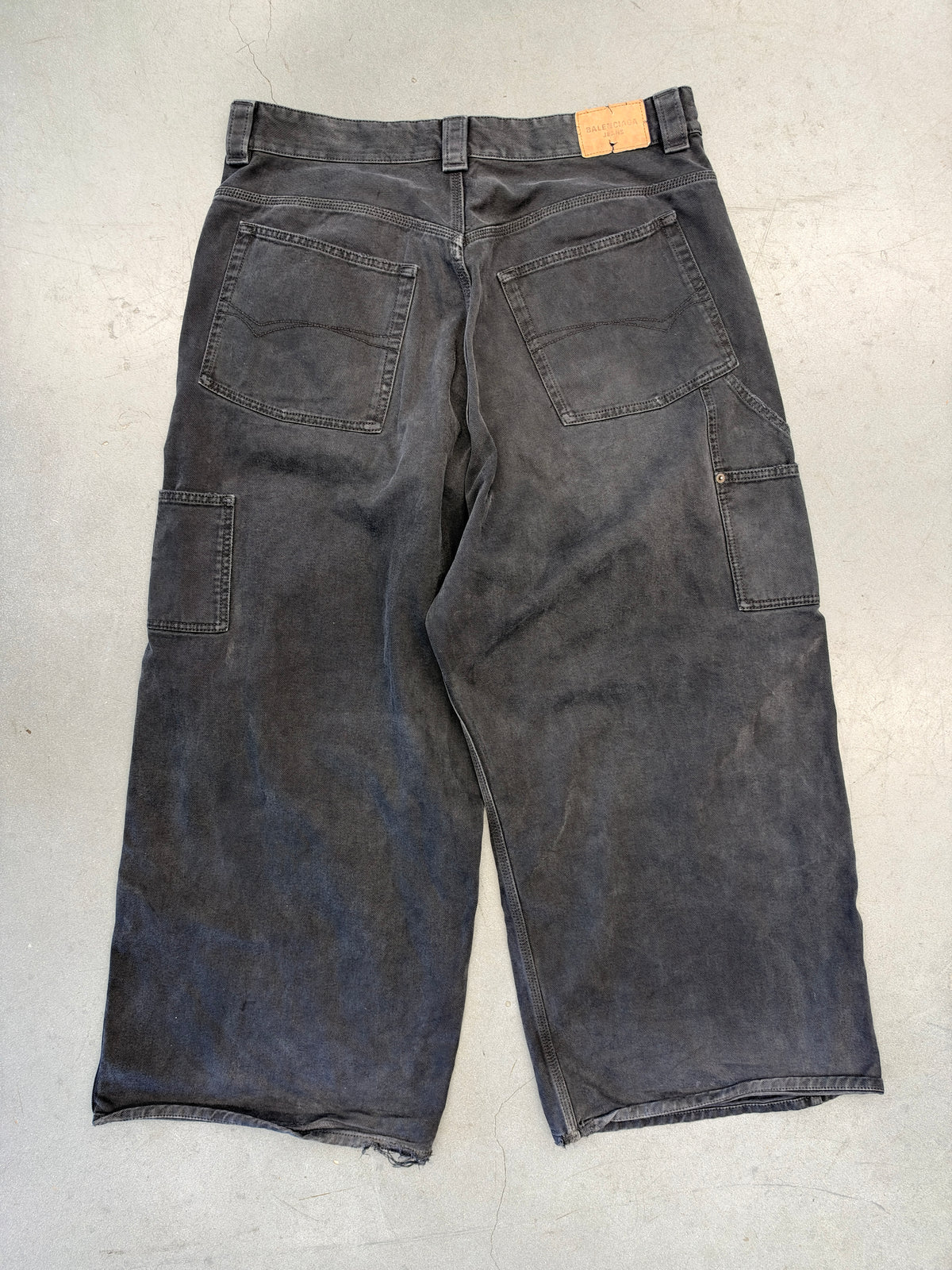 FW25 BALENCIAGA RIPPED OFF BAGGY DOUBLE KNEE JEANS - WASHED BLACK