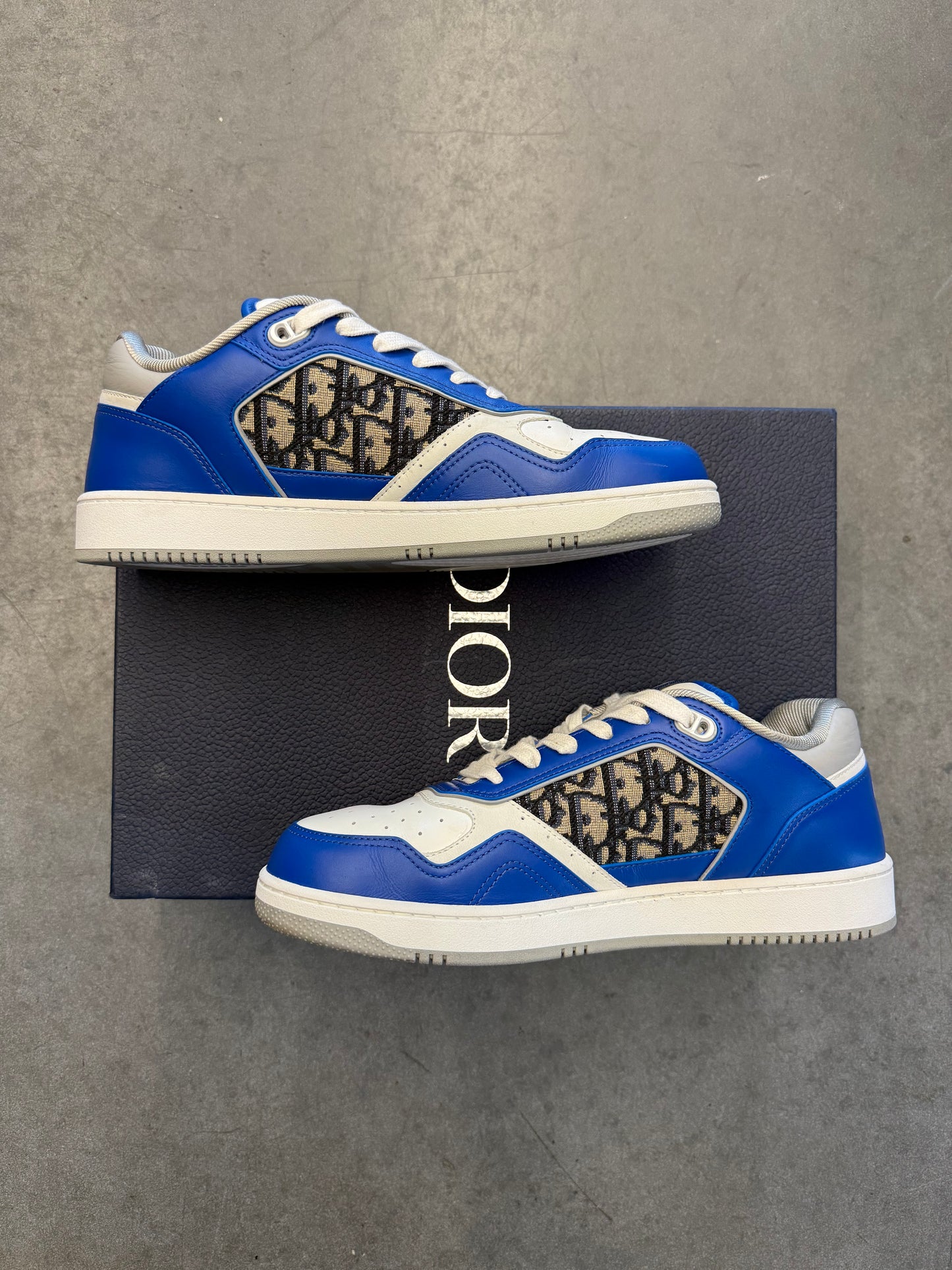 DIOR SIZE 43 B27 OBLIQUE LOW TOP SNEAKER (BLUE) (PRE-OWNED NO BOX)
