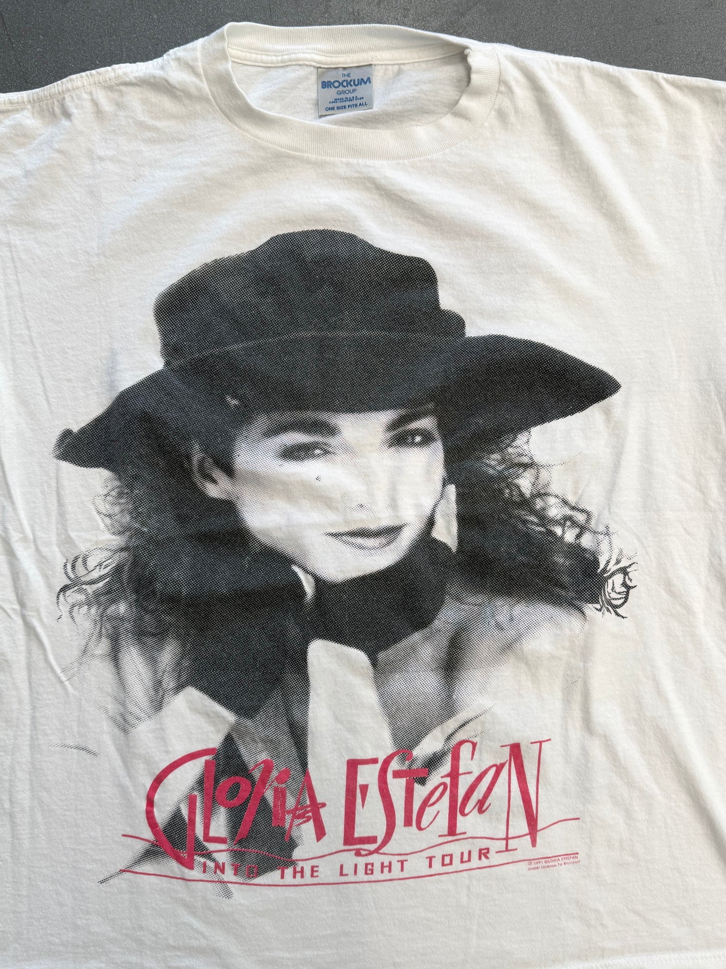 1991 GLORIA ESTEFAN INTO THE LIGHT TOUR TEE (BROCKUM TAG)