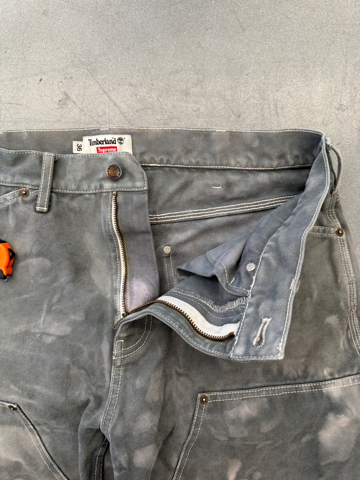 SS21 SUPREME TIMBERLAND DOUBLE KNEE PAINTER DYED SHORTS (SAMPLE)
