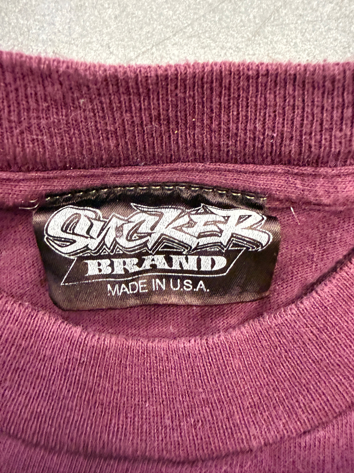 90S SUCKER GRAFFITI TEE (SUCKER TAG)