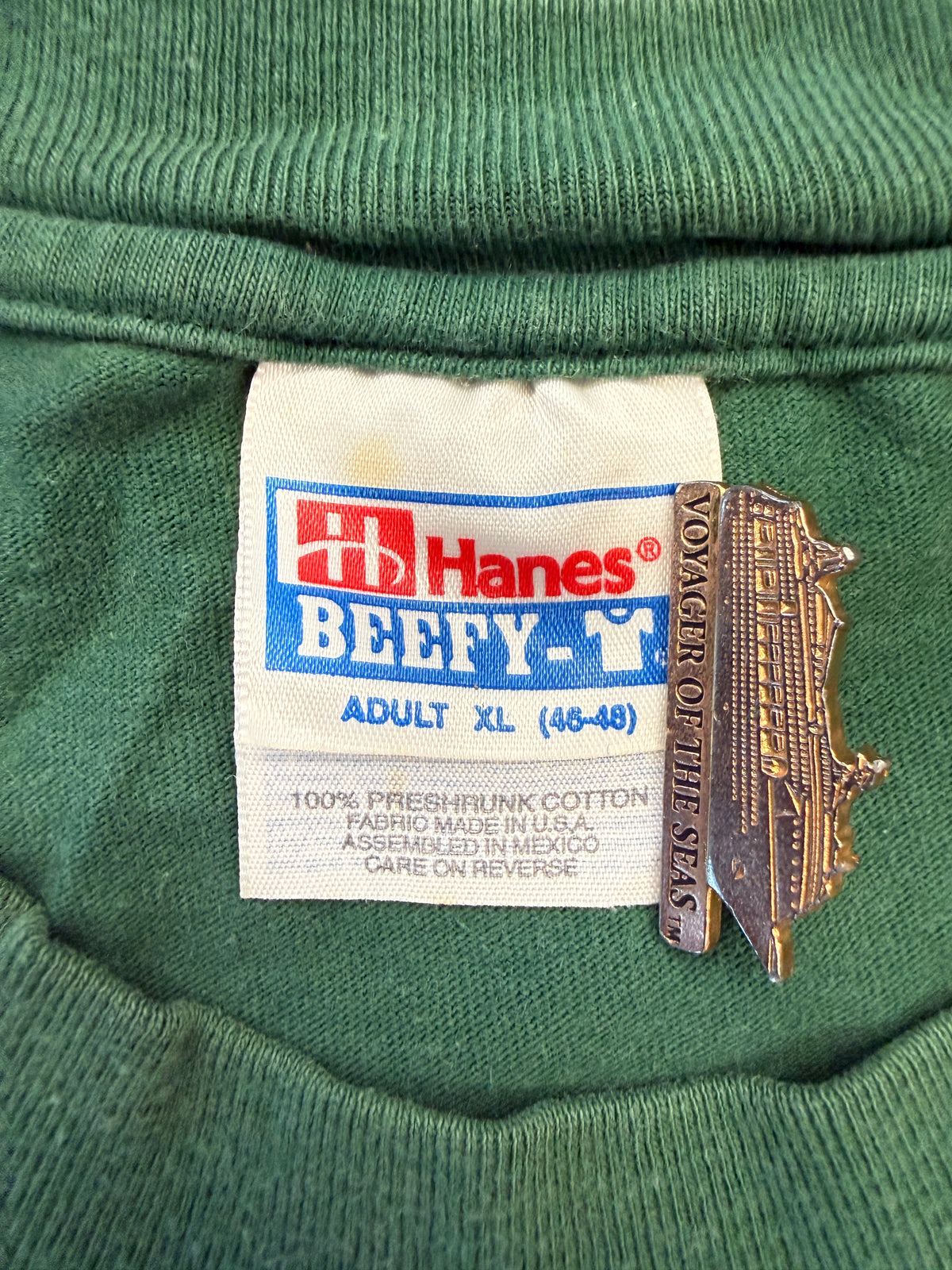 90S VINTAGE KEITH HARING EMBROIDERED BARKING DOG TEE (HANES TAG)