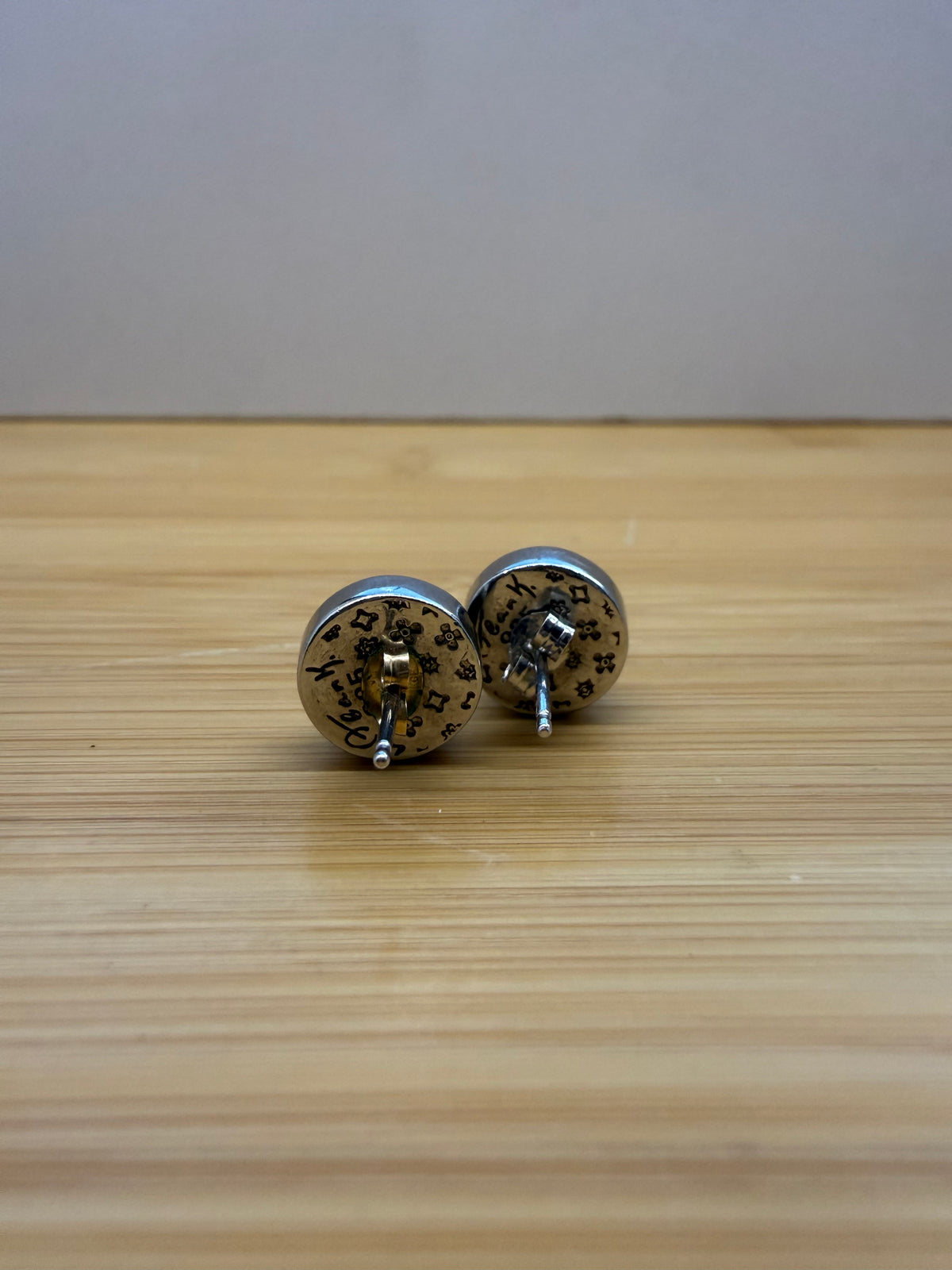 ALAN K. MILLEFIORI MURANO GLASS STUD EARRINGS - BLACK