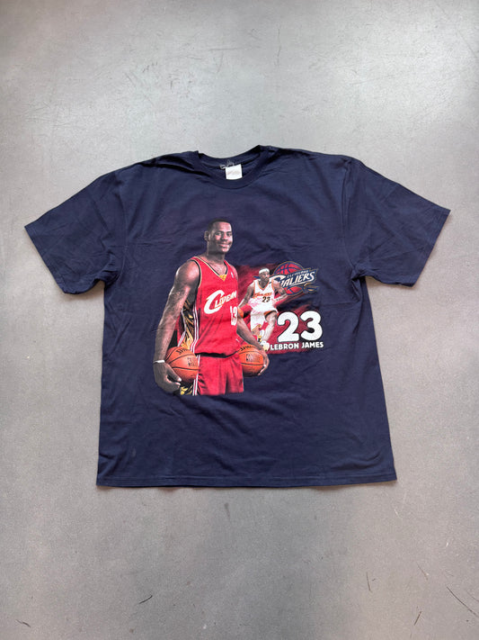 Y2K LEBRON JAMES ROOKIE CLEVELAND CAVALIERS TEE (CUT TAG)