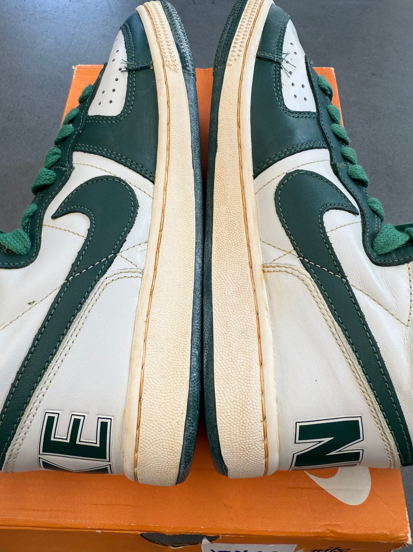 2008 SIZE 9 NIKE TERMINATOR HIGH VNTG - SWAN/NOBLE GREEN (NEW WITH BOX AND LACES)