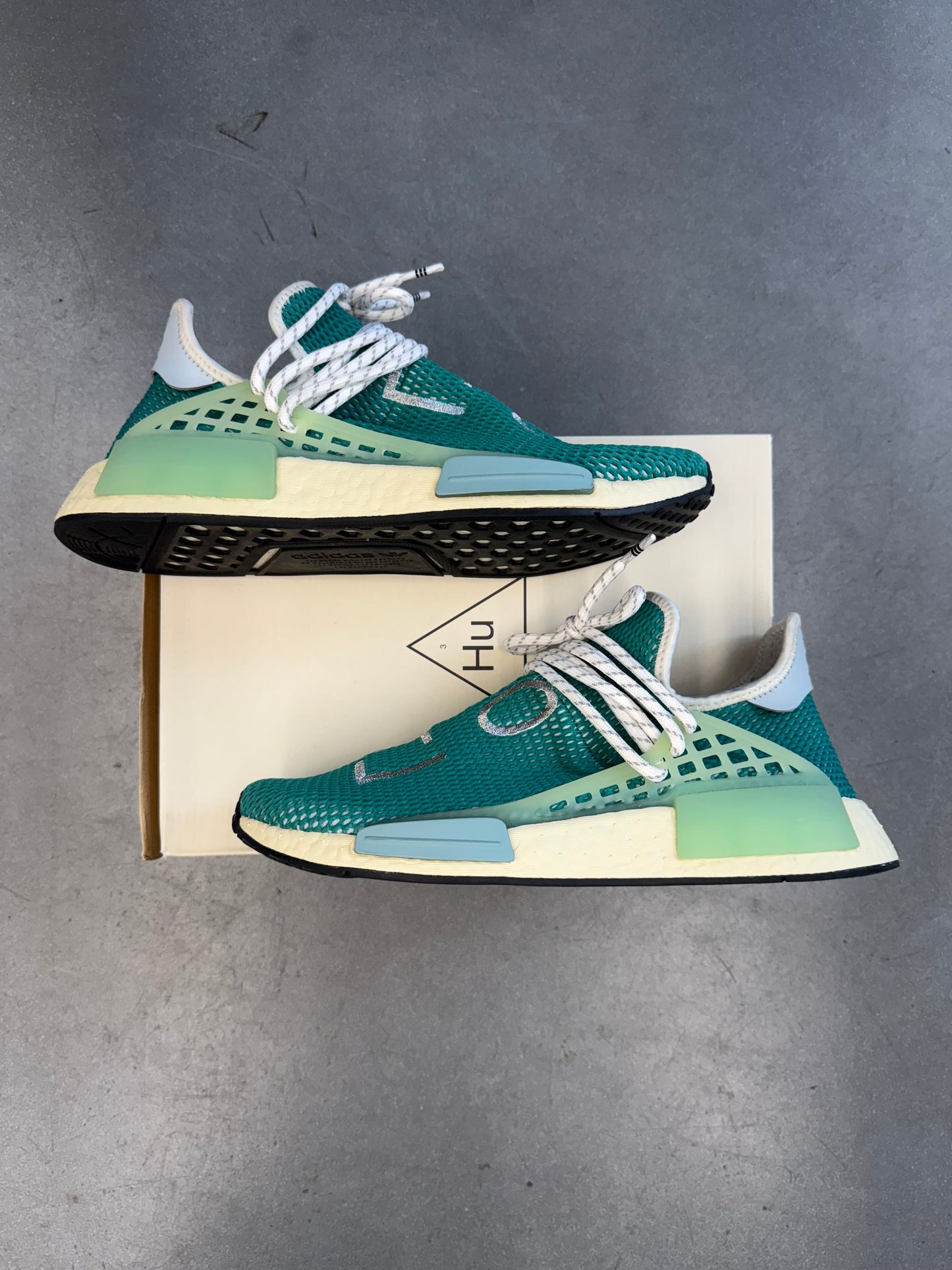 2020 SIZE 8.5 ADIDAS NMD HU PHARRELL DASH GREEN (WITH BOX)