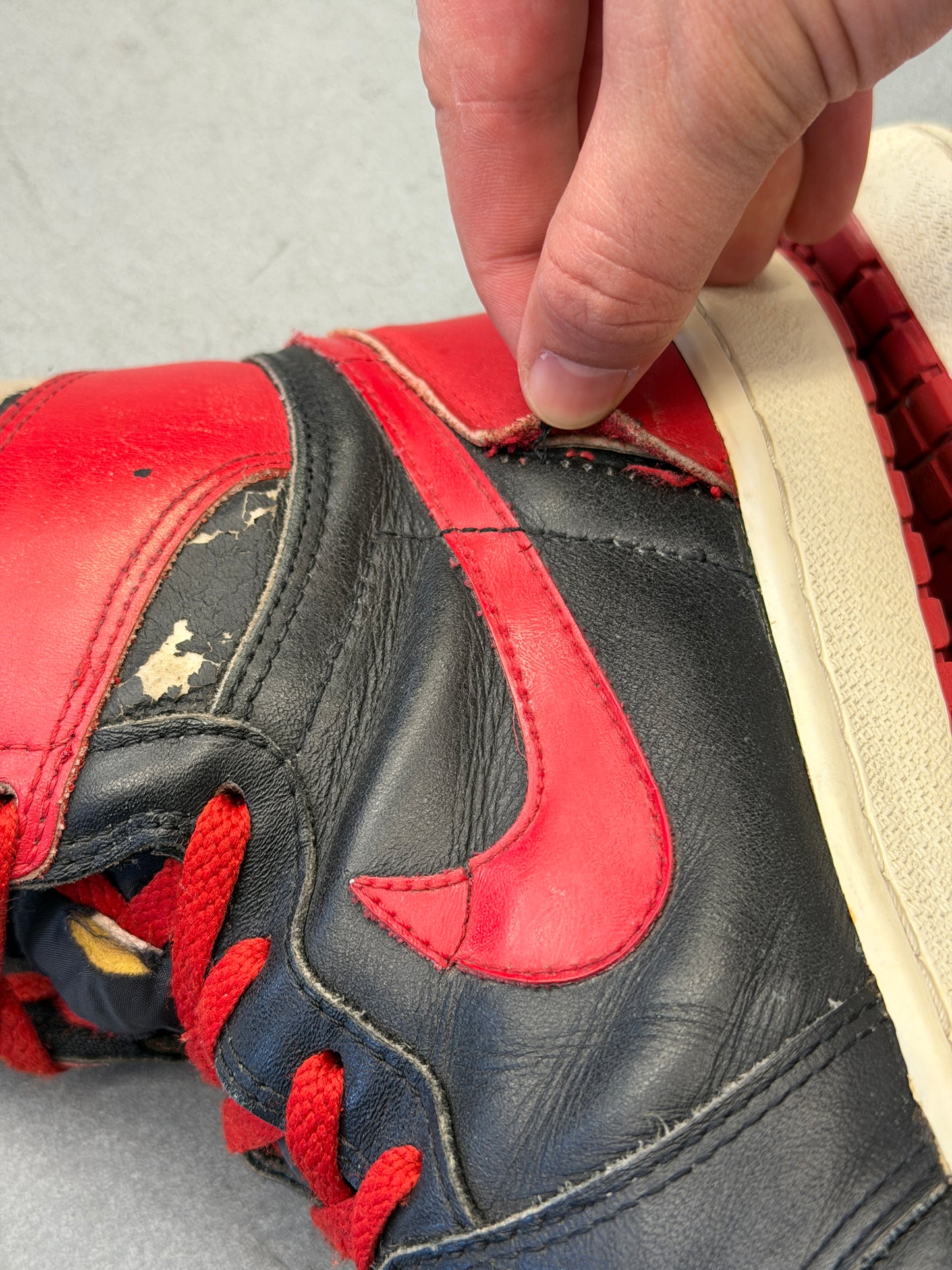 1985 AIR JORDAN 1 HIGH - BRED