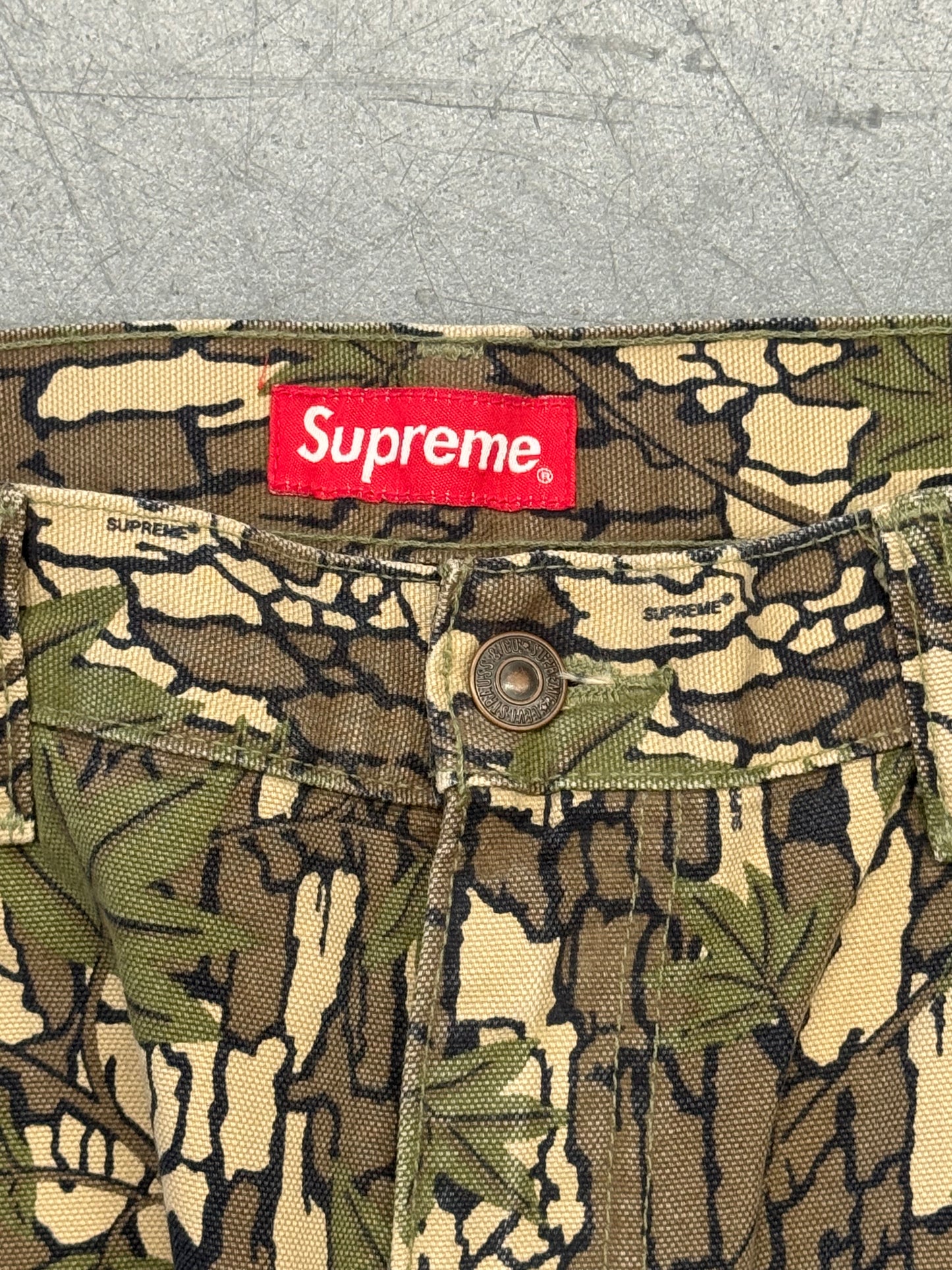 FW13 SUPREME X LEVI'S TREE BARK CAMO JEANS - 36X34