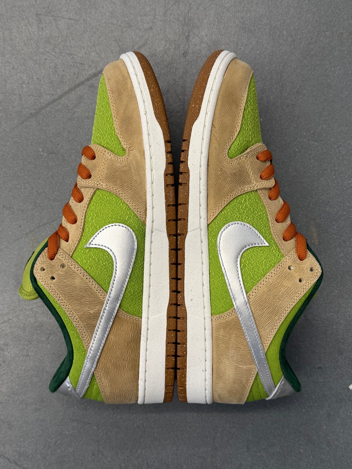 2024 NIKE SB DUNK LOW ESCARGOT (W/BOX)