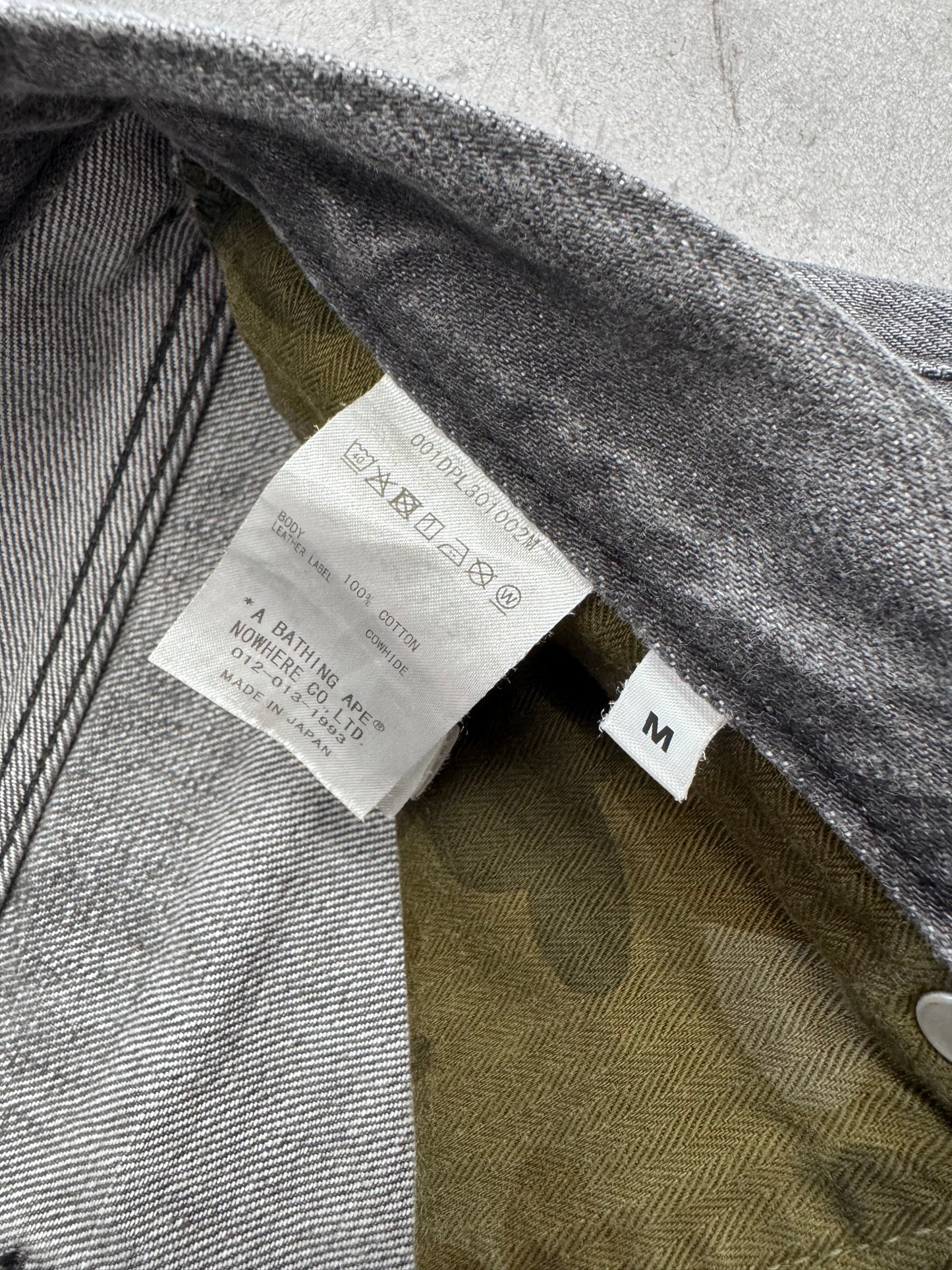 A BATHING APE BAPE HIGH TONE BLEACH REGULAR FIT DENIM PANTS MENS