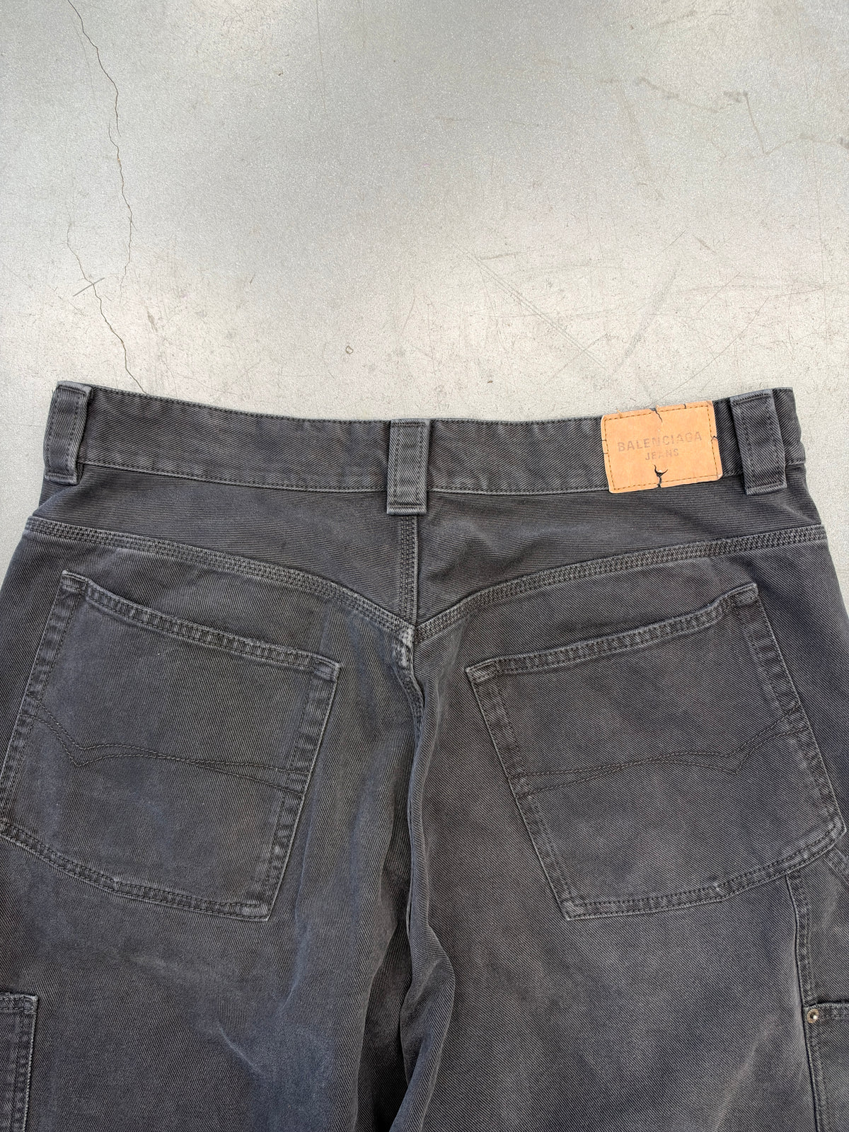 FW25 BALENCIAGA RIPPED OFF BAGGY DOUBLE KNEE JEANS - WASHED BLACK