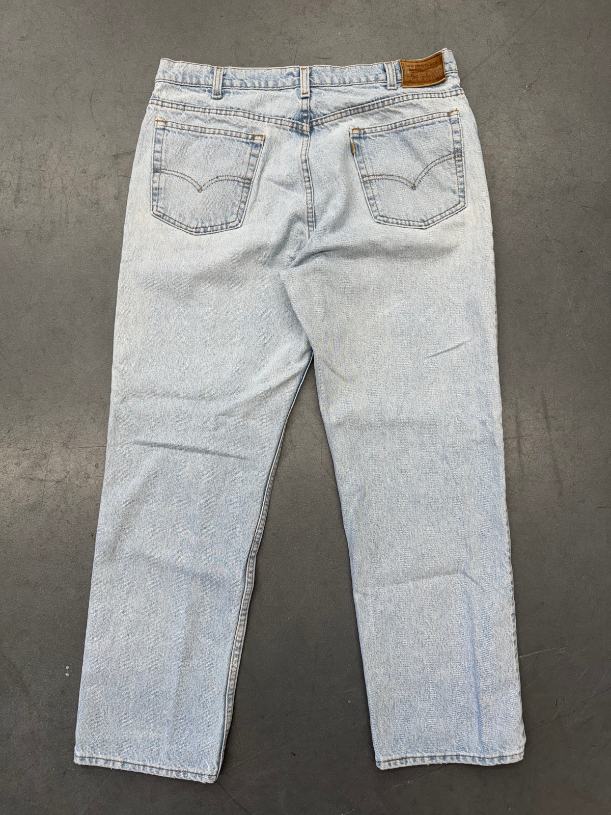 1987 LEVI'S 549 TWO HORSE BRAND LIGHT WASH DENIM JEANS (38X30)