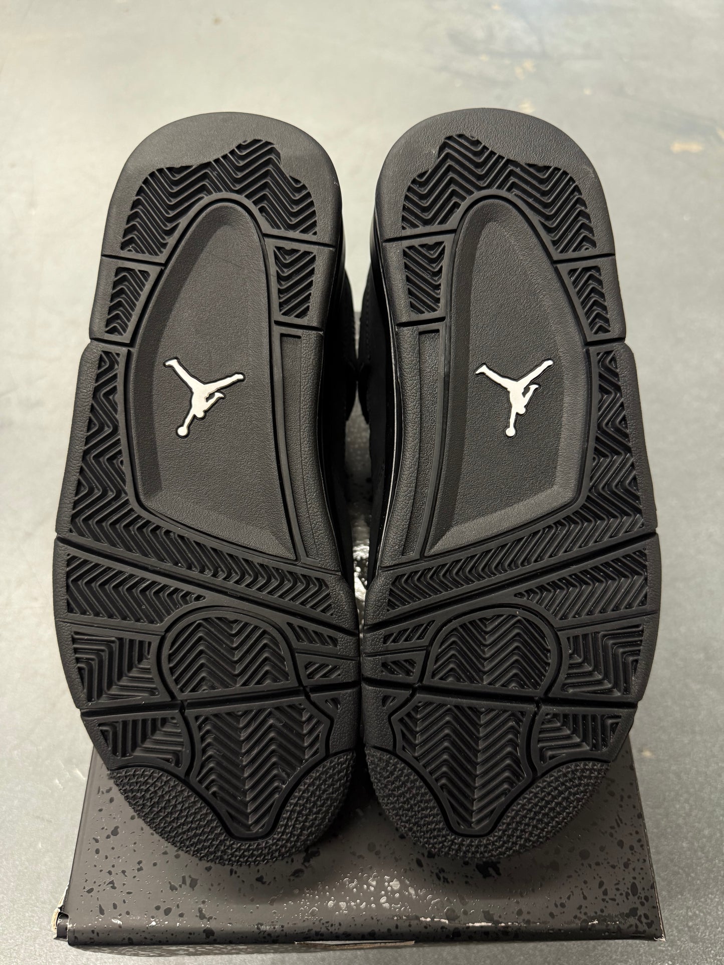 2025 SIZE 5.5Y JORDAN 4 RETRO BLACK CAT