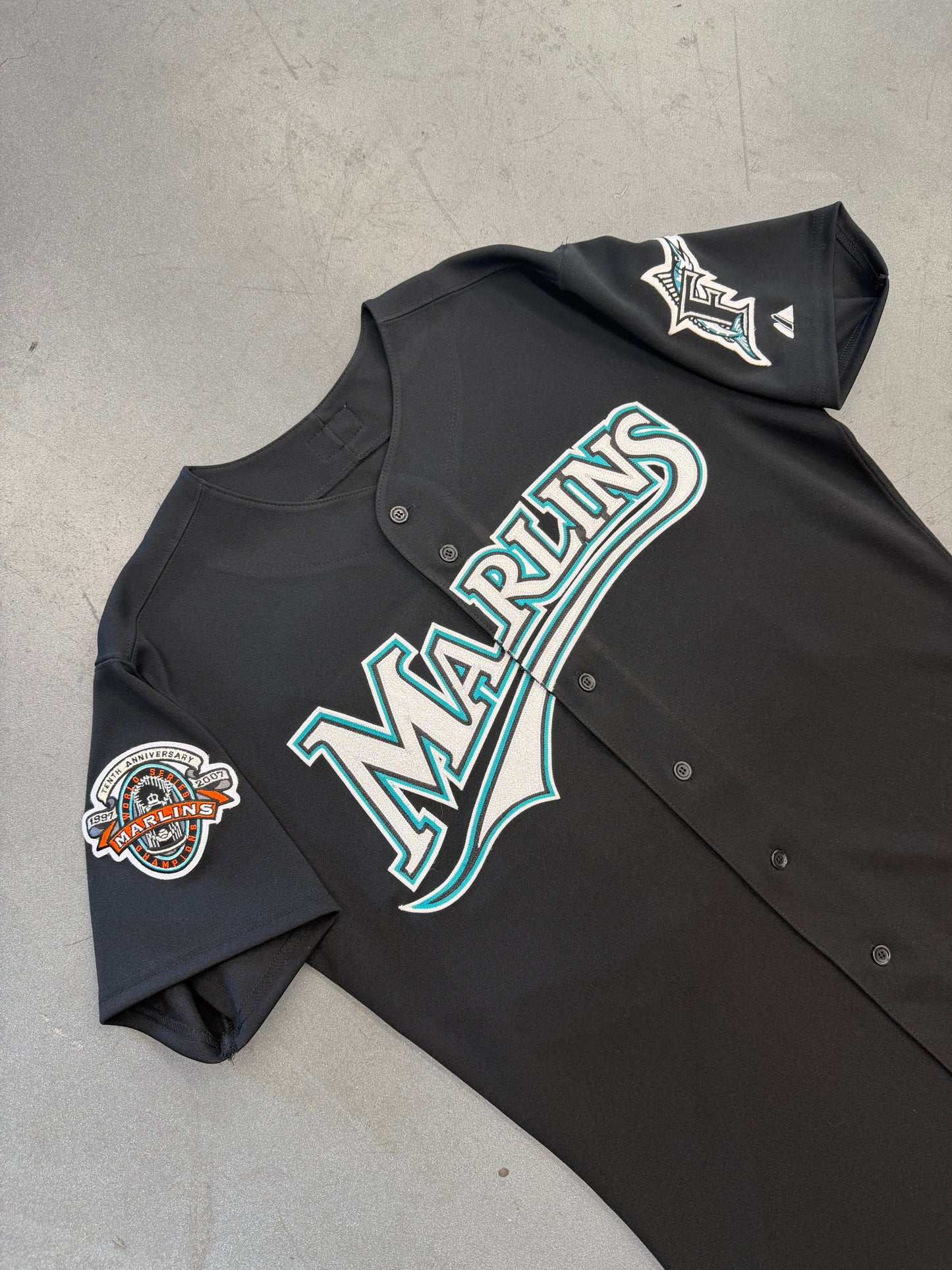 2007 MAJESTIC FLORIDA MARLINS TENTH ANNIVERSARY WORLD SERIES CHAMPIONS BECKETT #21 BUTTON UP JERSEY