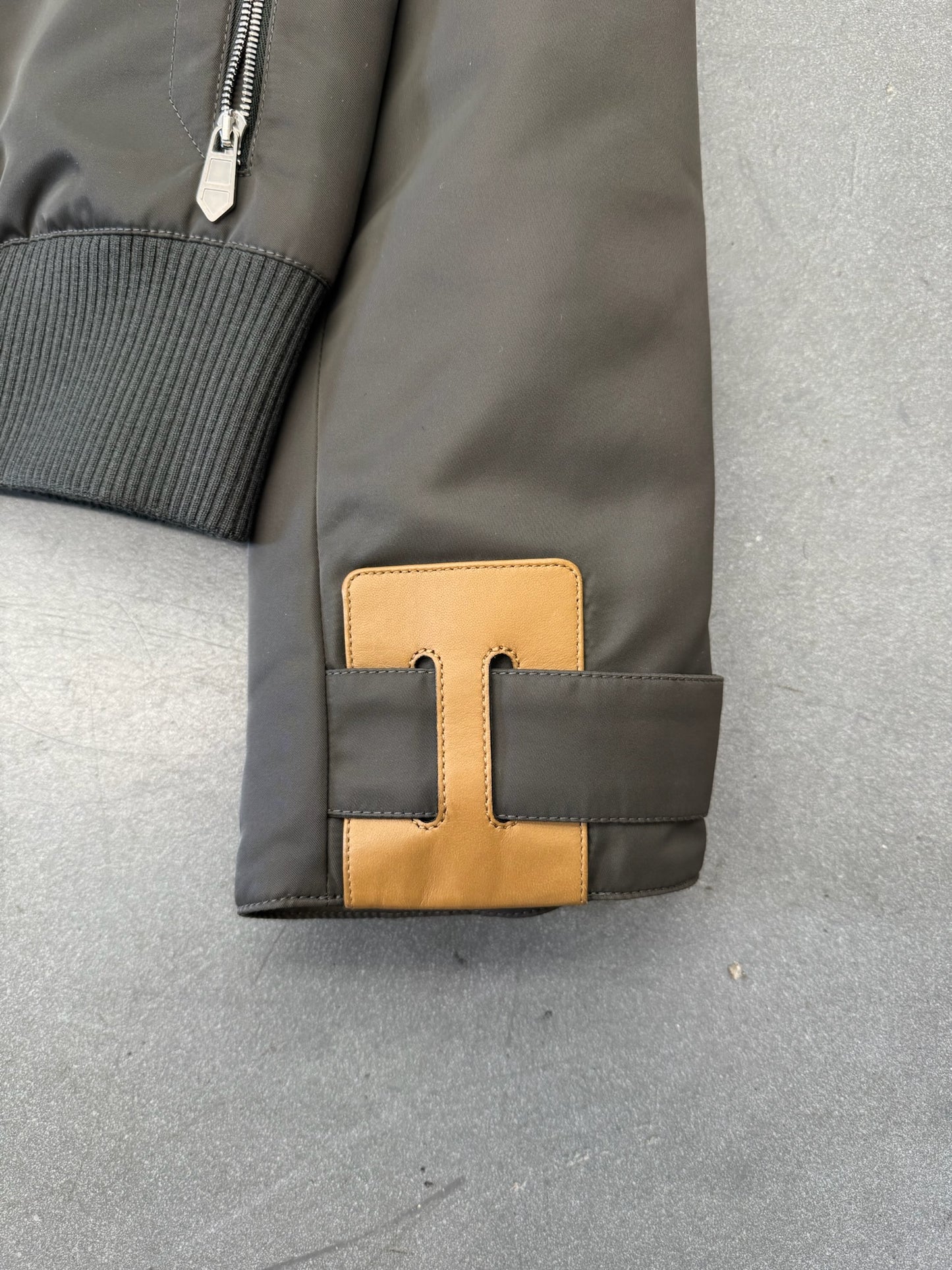 HERMES OFF-CENTER FULL-ZIP JACKET WITH BROWN LEATHER