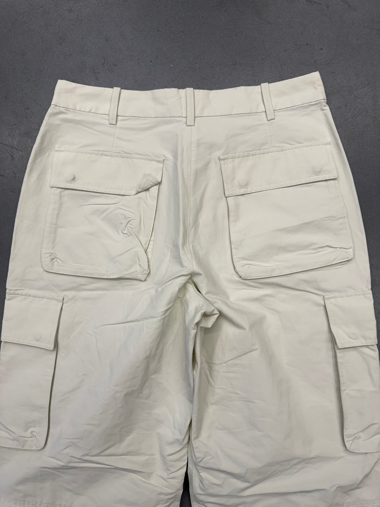 KITH NYLON UTILITY PANT RUBBER LOGO - WHITE
