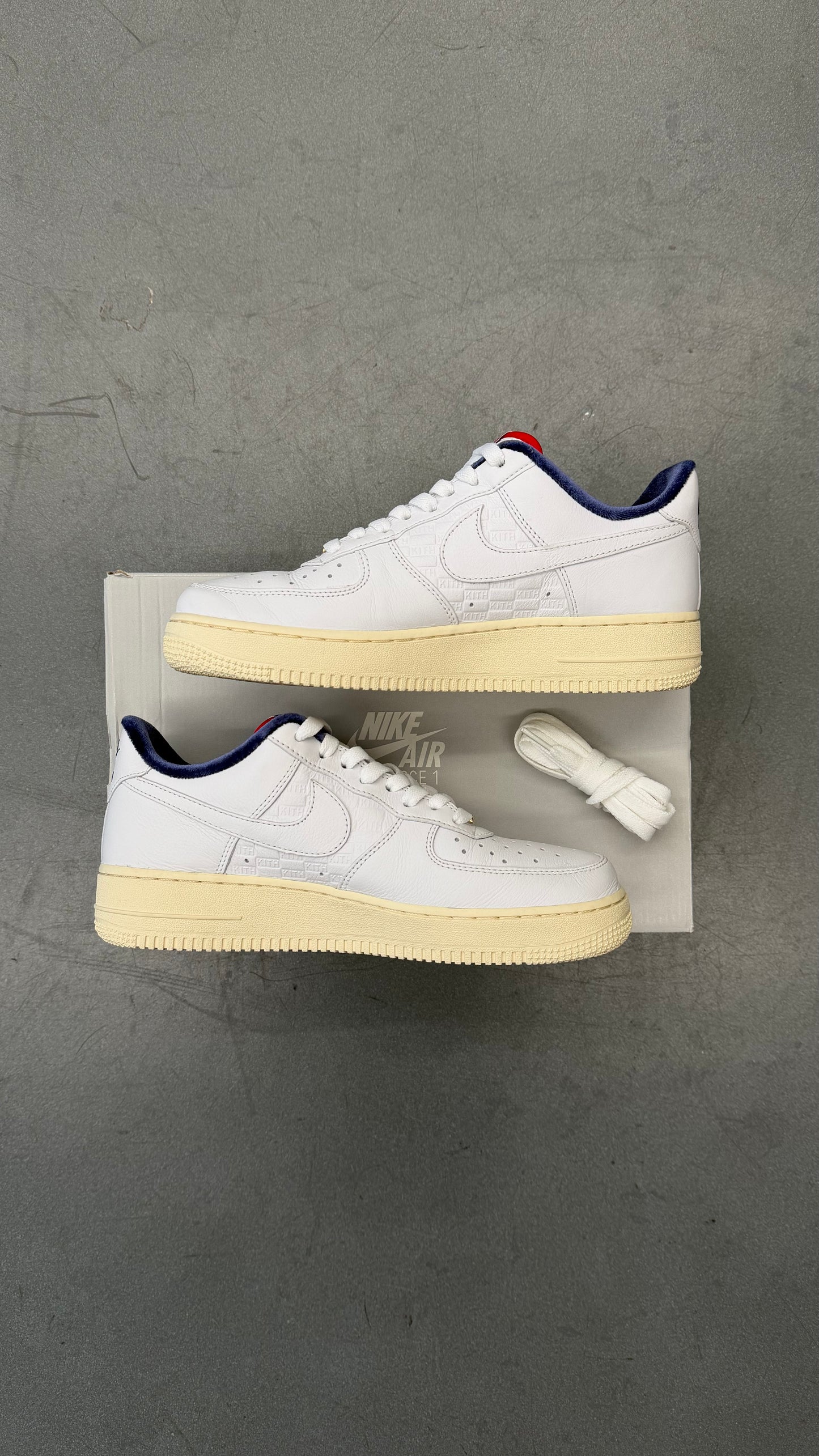 2021 NIKE AIR FORCE 1 LOW KITH PARIS EXCLUSIVE (PRE-OWNED WITH BOX)