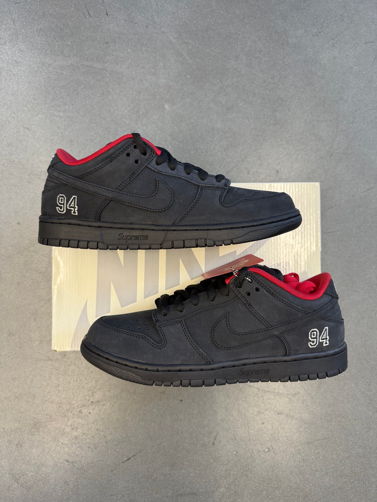 2025 SIZE 9 NIKE SB DUNK LOW SUPREME 94 - BLACK (NEW WITH BOX)