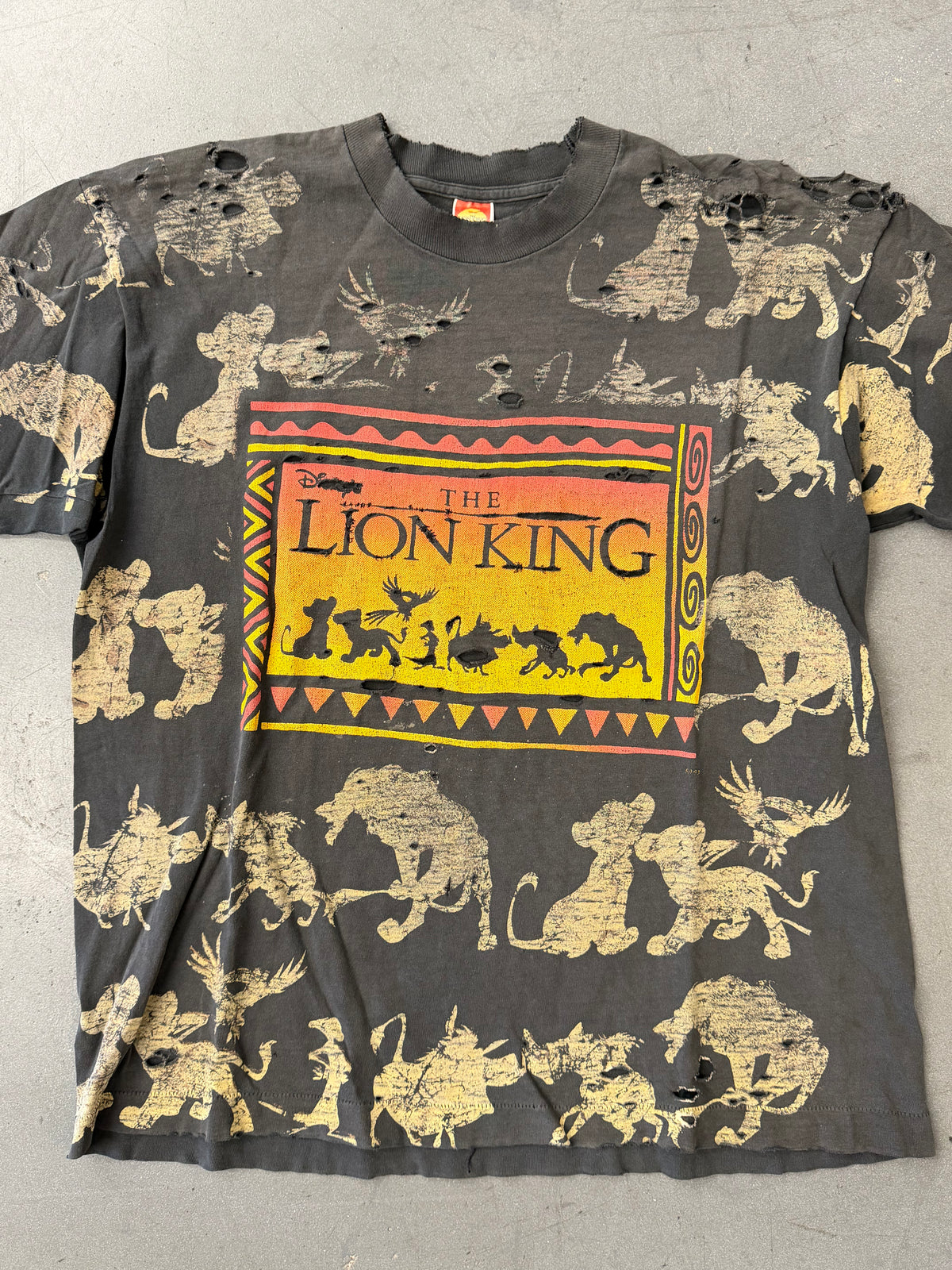 90S DISNEY'S THE LION KING DISTRESSED & FADED AOP TEE (JERRY LEIGH TAG)