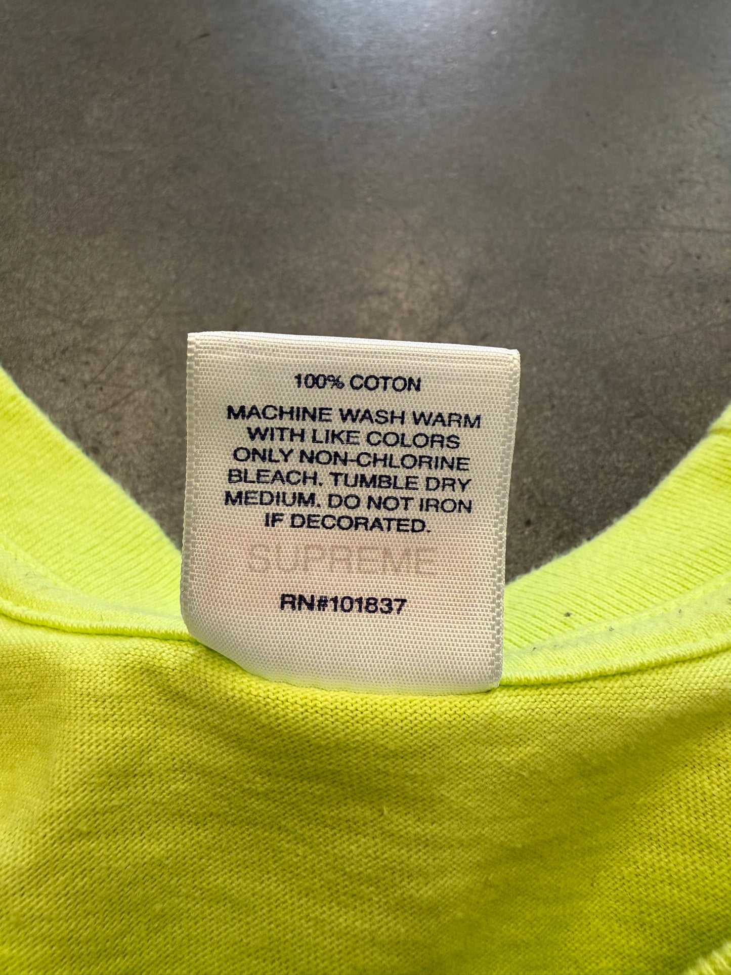 SS19 SUPREME RIDERS TEE - NEON GREEN