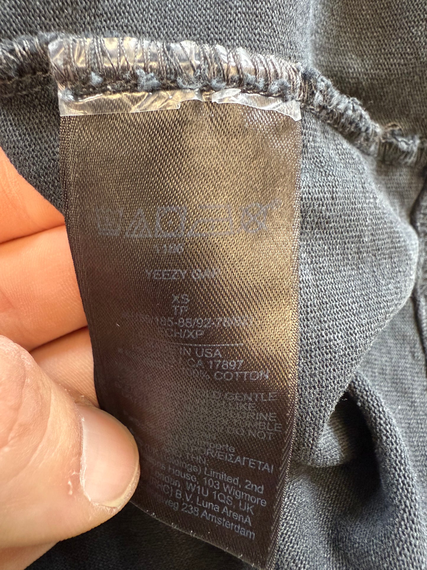 YEEZY GAP LOGO 3/4 SLEEVE TEE - BLACK (XS)