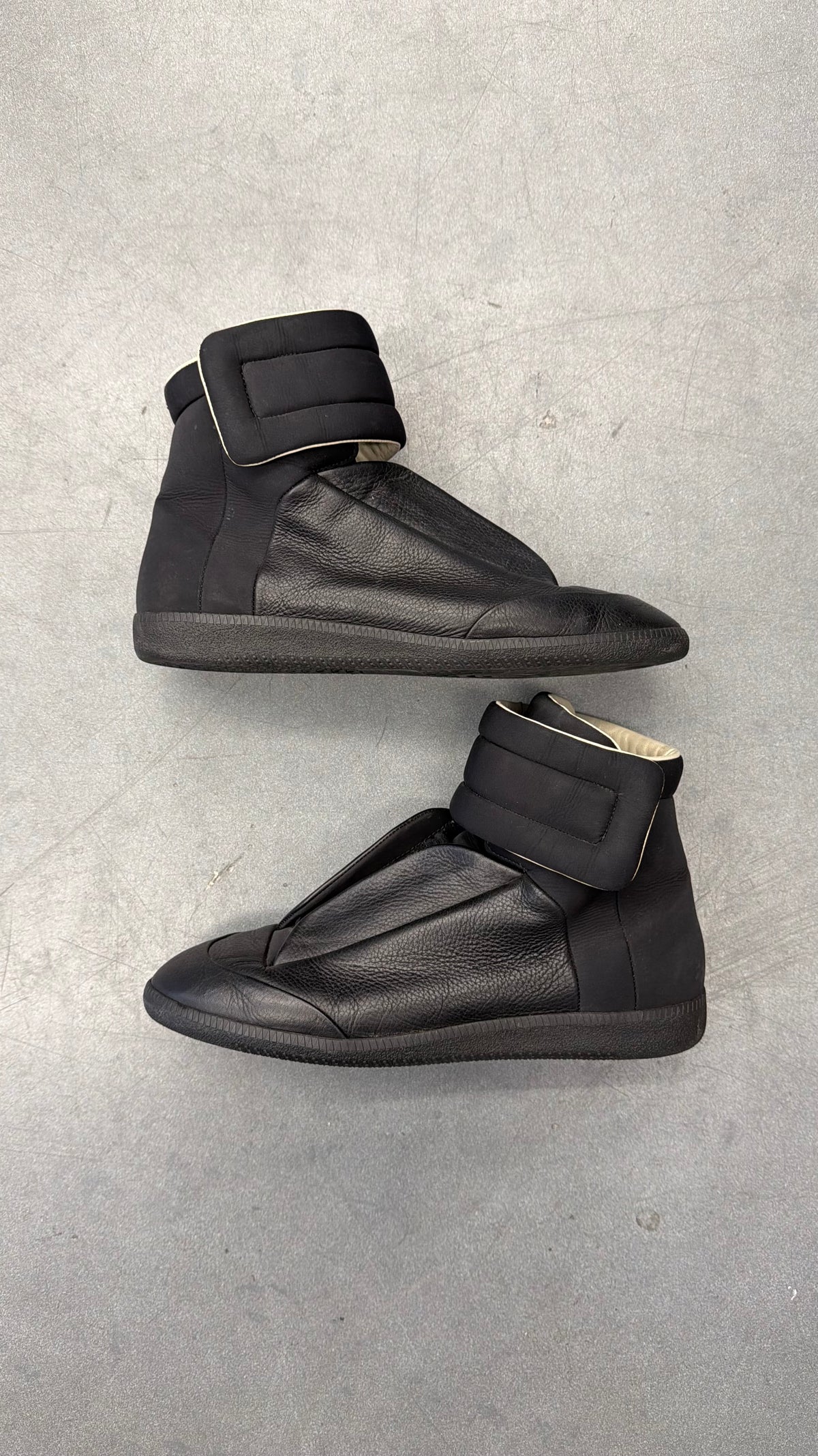 SS11 MAISON MARTIN MARGIELA LINE 22 FUTURE HIGH-TOP SNEAKERS - BLACK (43.5)