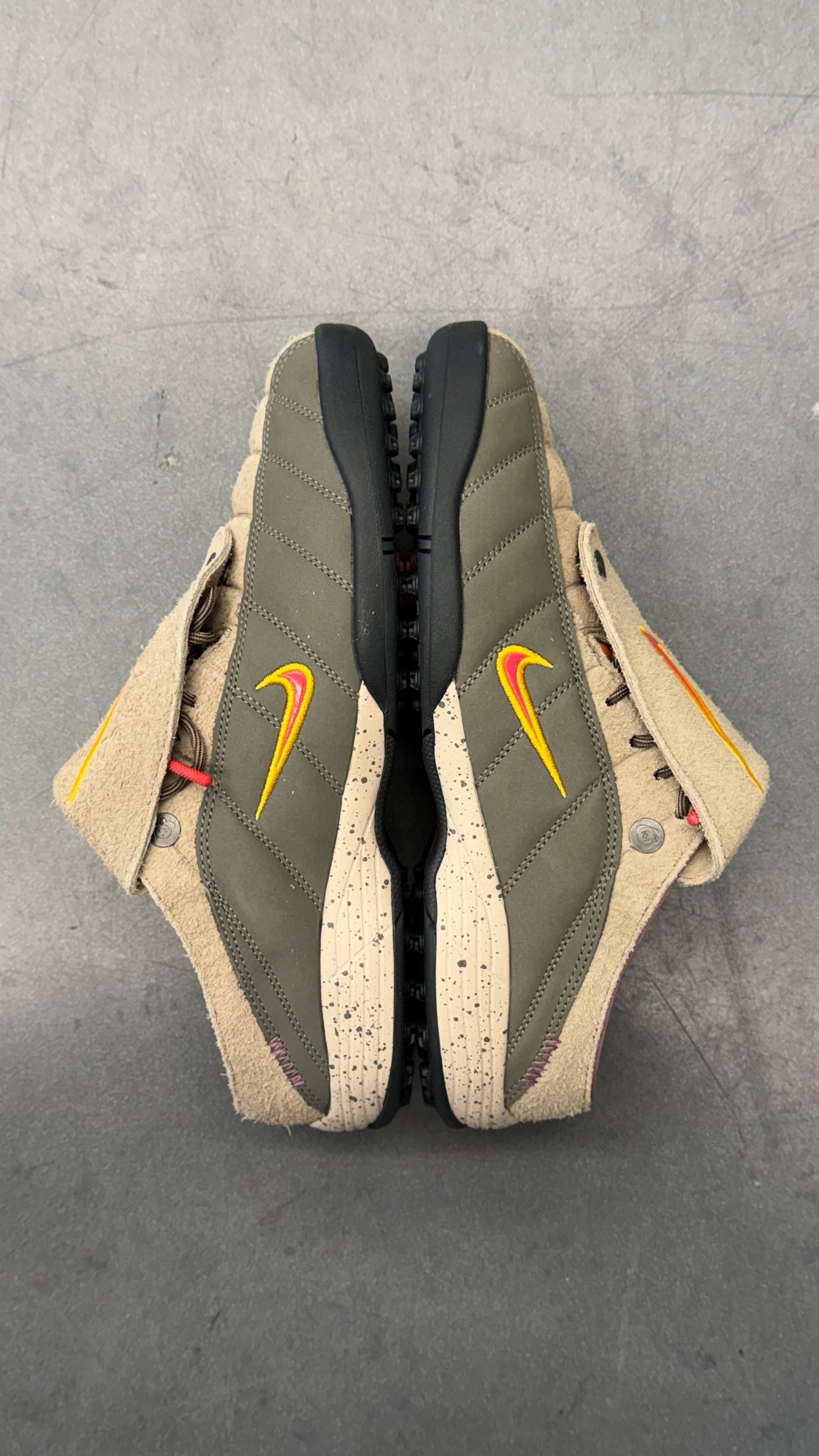 2026 NIKE TOTAL 90 MULE - KIDS OF IMMIGRANTS KHAKI