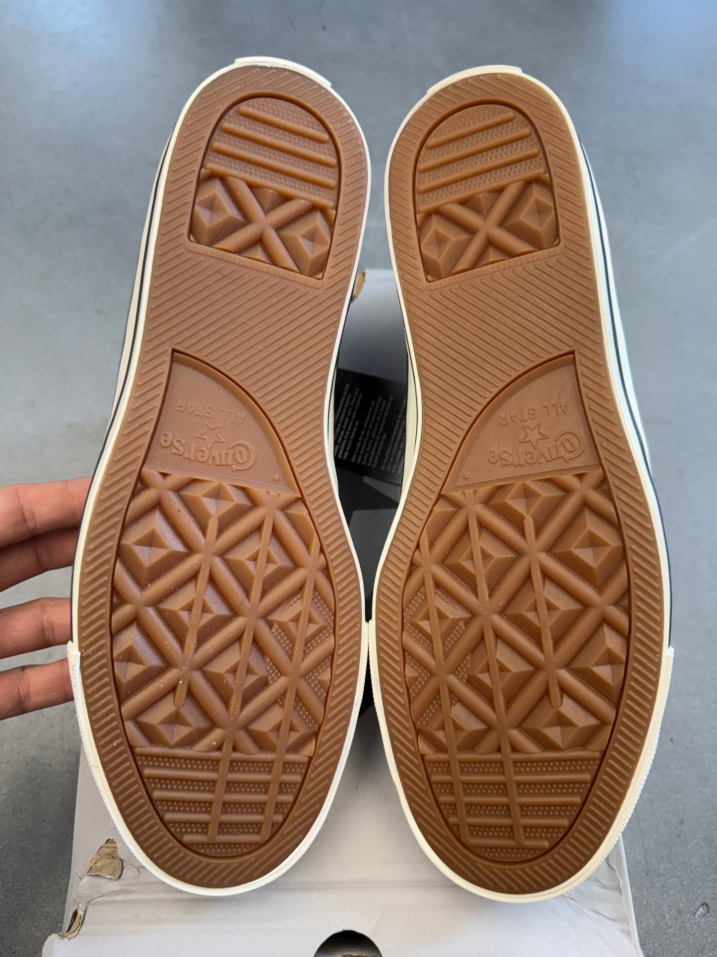 SIZE 8 CONVERSE CHUCK 70 HI - BLACK (WITH BOX)