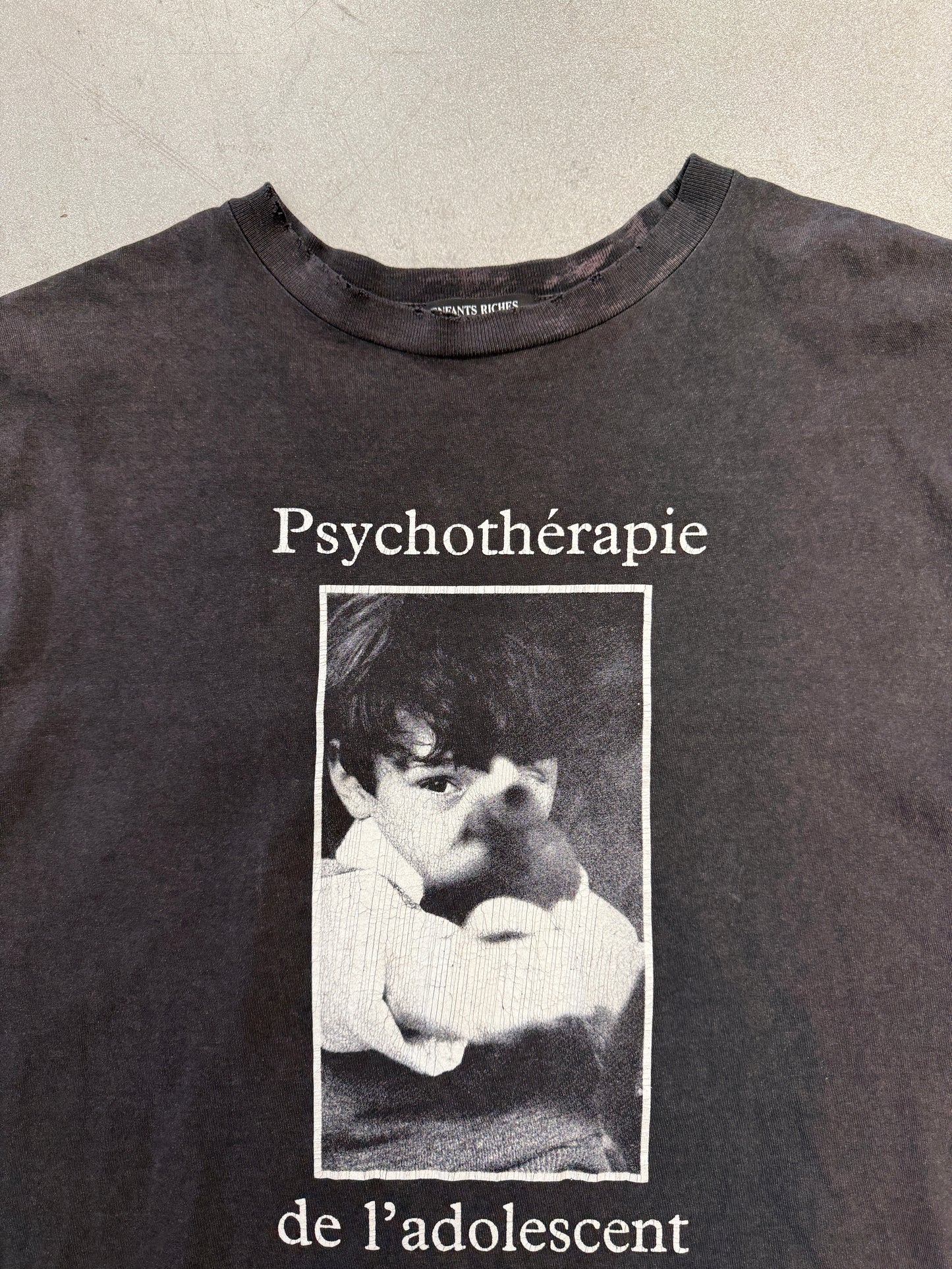FW25 ENFANTS RICHES DEPRIMES PSYCHOTHÉRAPIE DE LA'DOLESCENT TEE