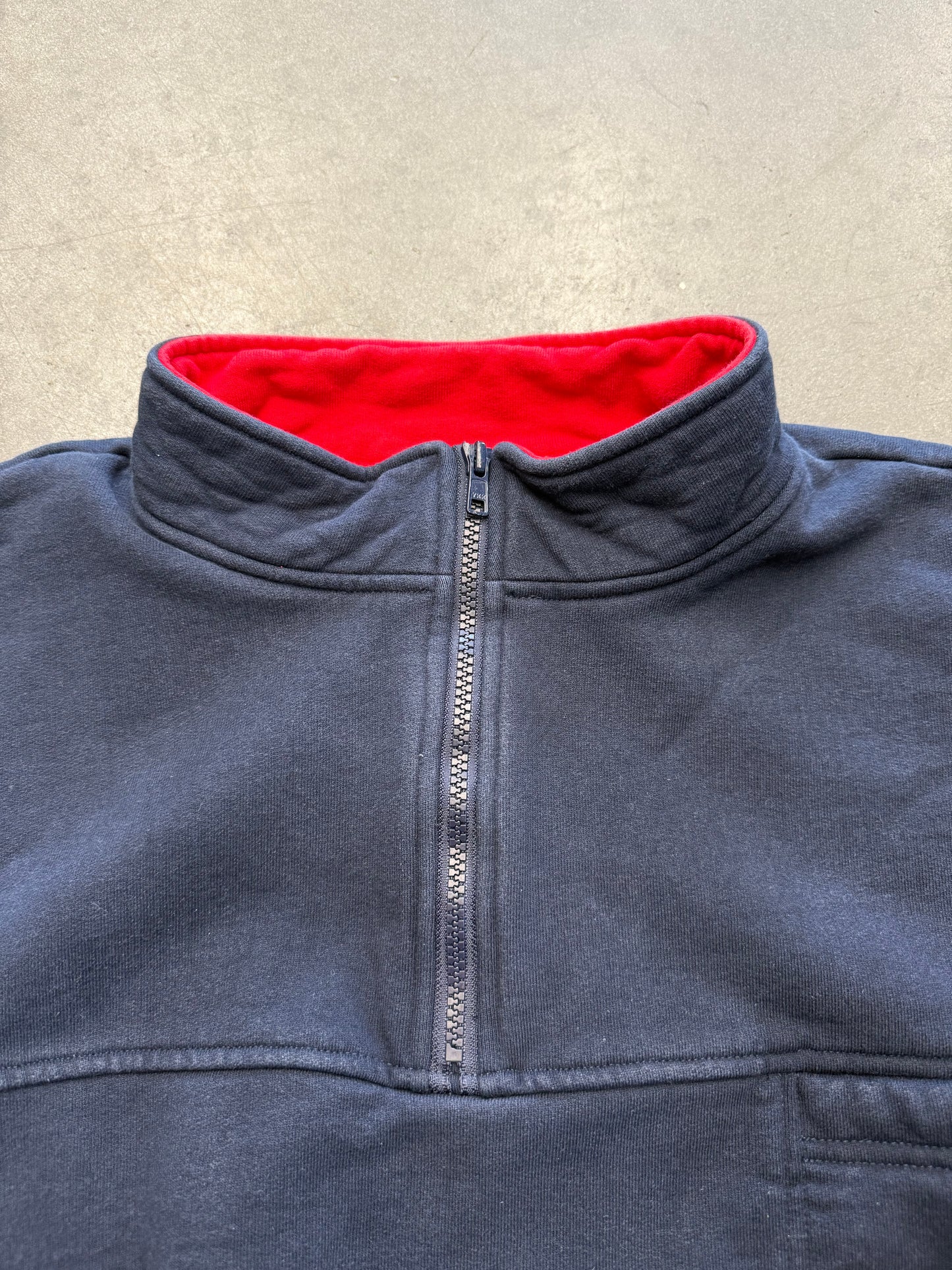 FW22 SUPREME WASHED HALF ZIP PULLOVER NAVY RED