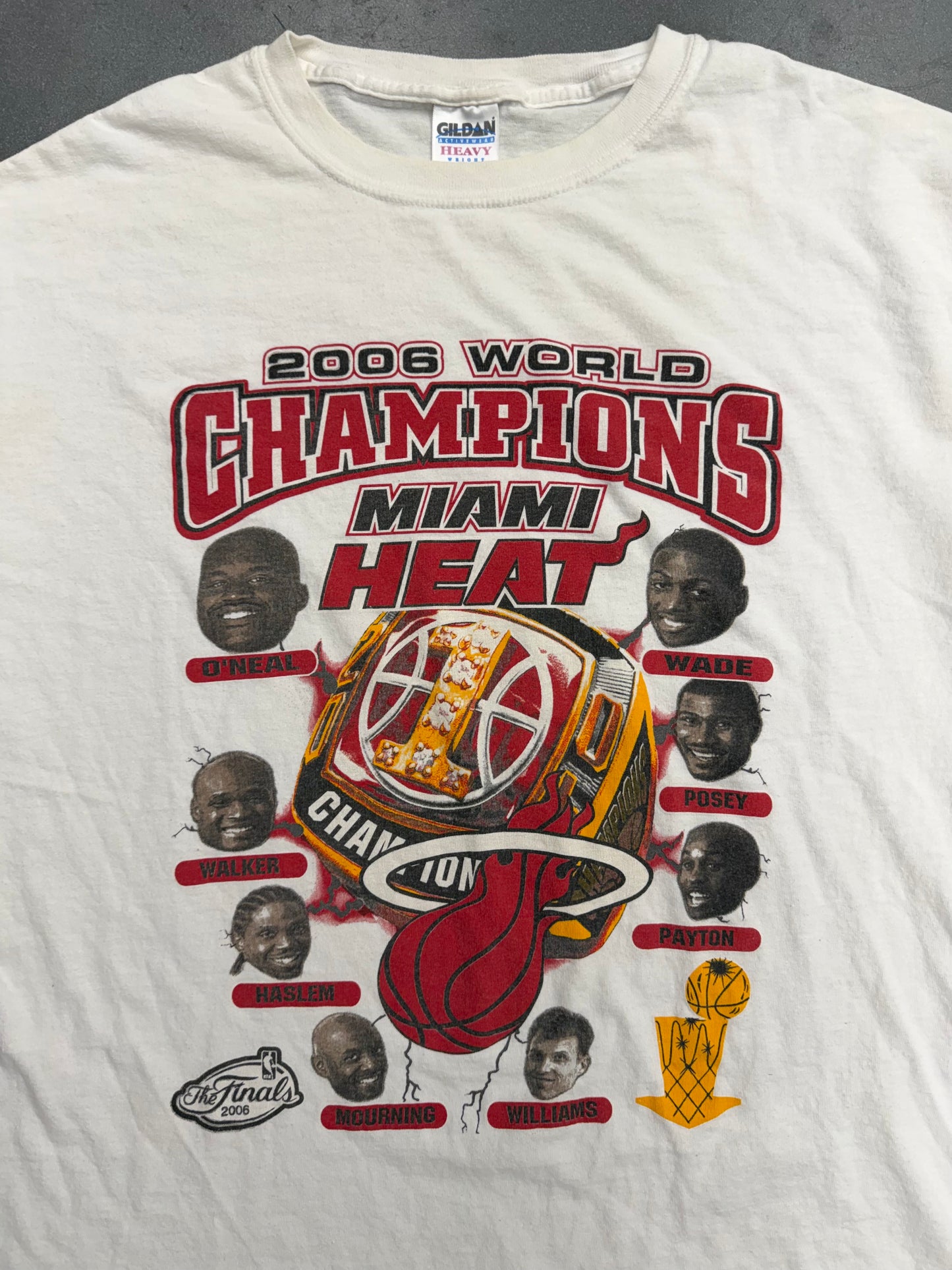 2006 MIAMI HEAT WORLD CHAMPIONS CHAMPIONSHIP RING TEE (GILDAN TAG)