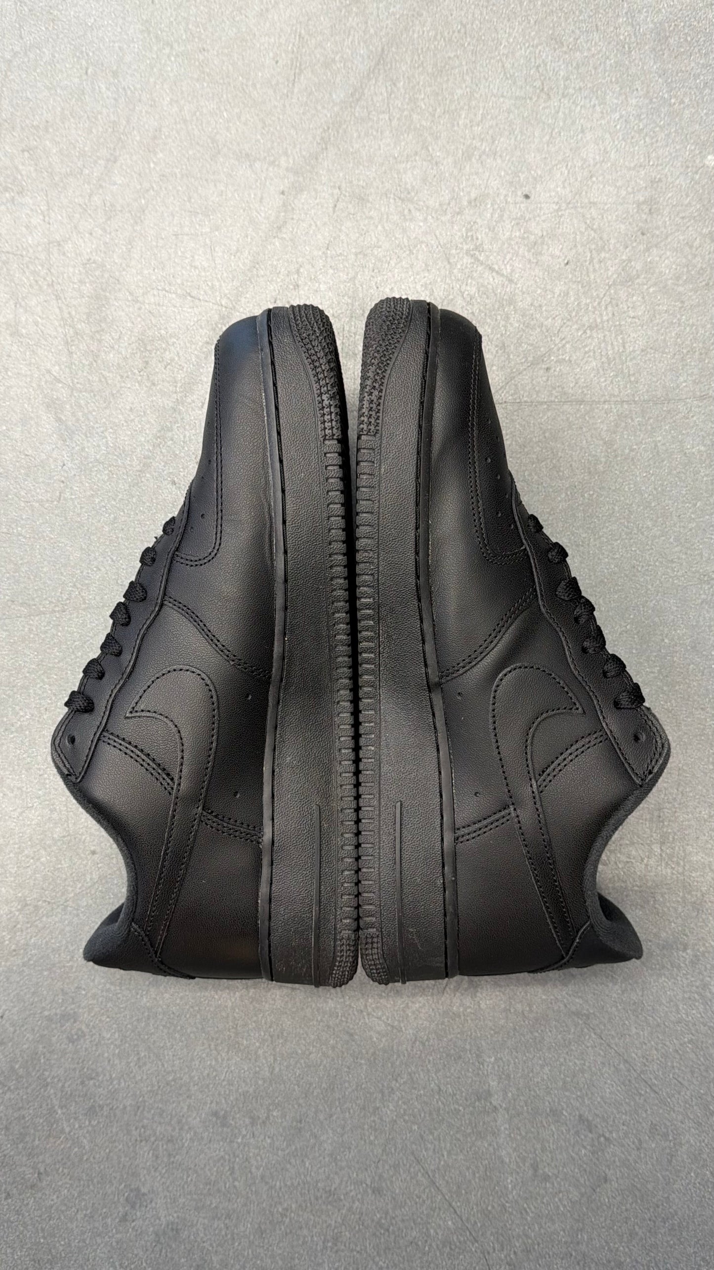 NIKE AIR FORCE 1 LOW SUPREME BLACK