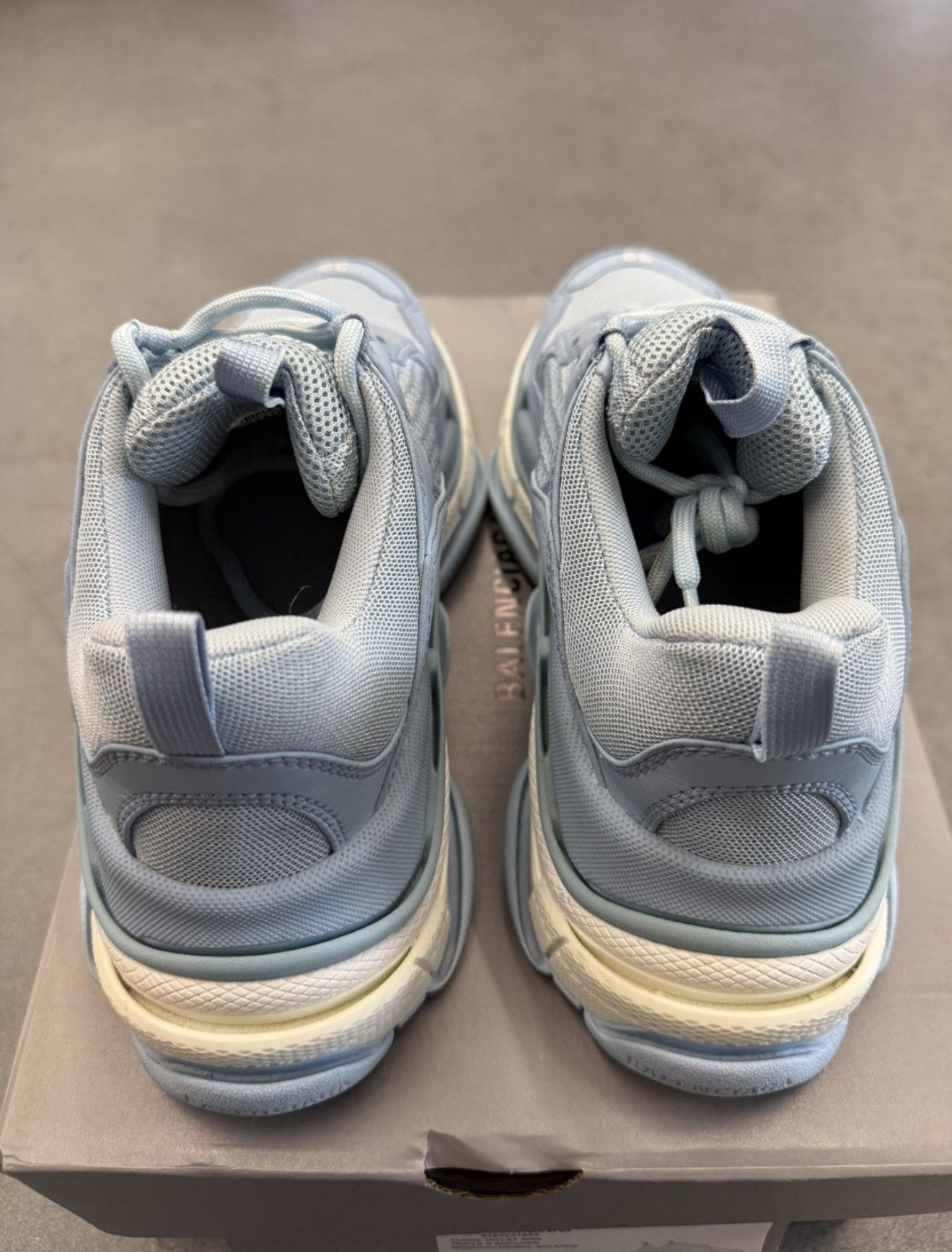 SIZE 39 BALENCIAGA TRIPLE S LIGHT BLUE (PRE-OWNED WITH BOX)
