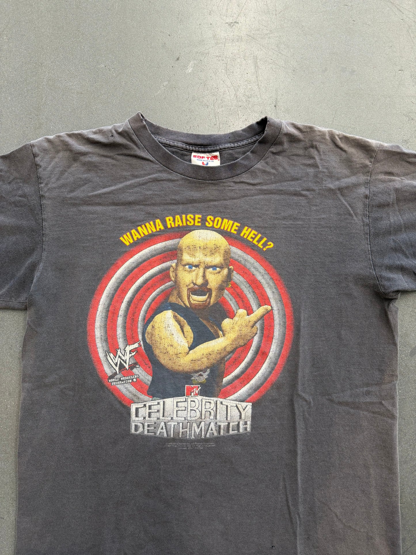1998 STONE COLD STEVE AUSTIN WWF "CELEBRITY DEATHMATCH" TEE (SOFTEE TAG)