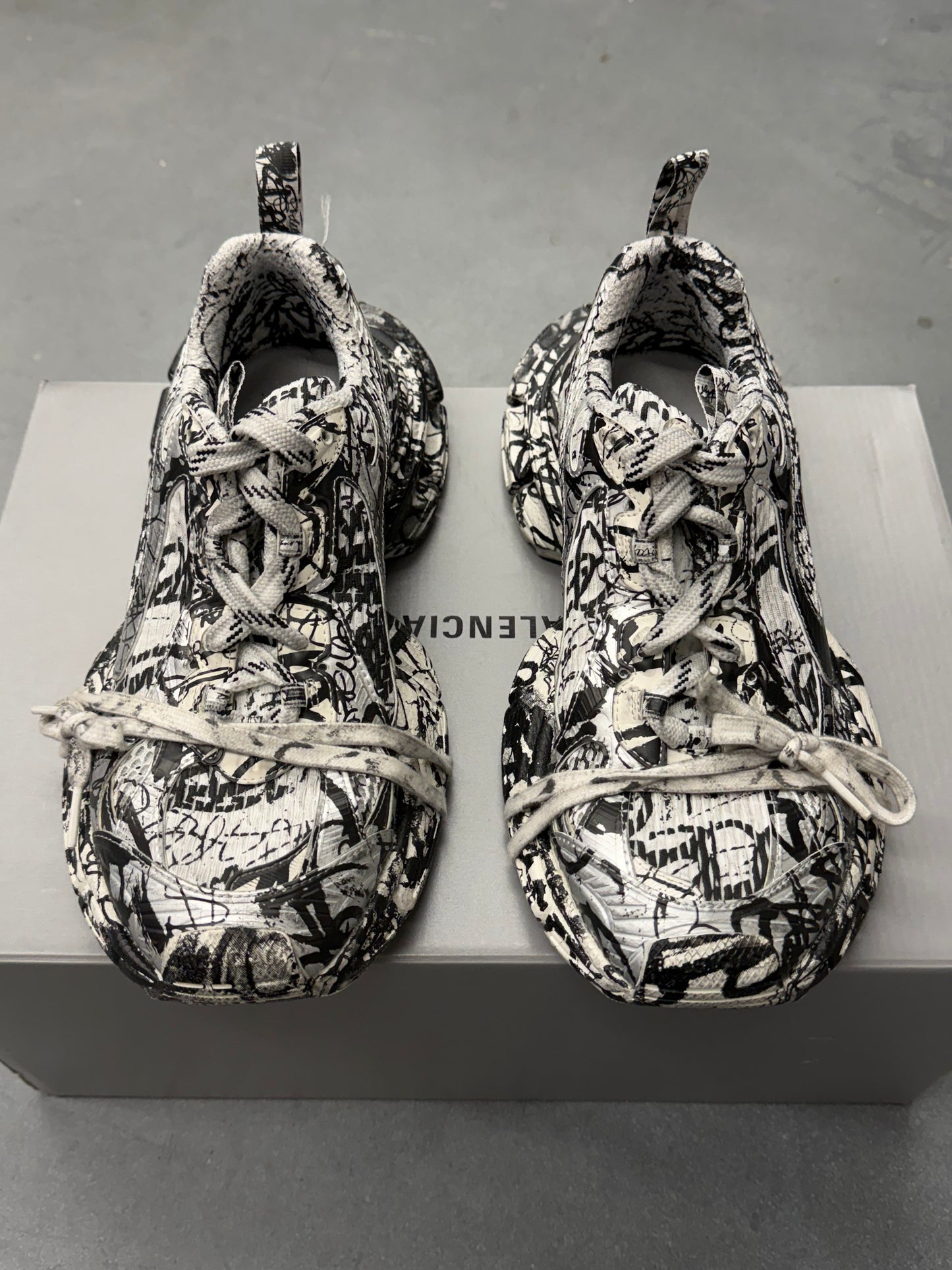 BALENCIAGA 3XL SNEAKER EXTREME GRAFFITI (W/ BOX)
