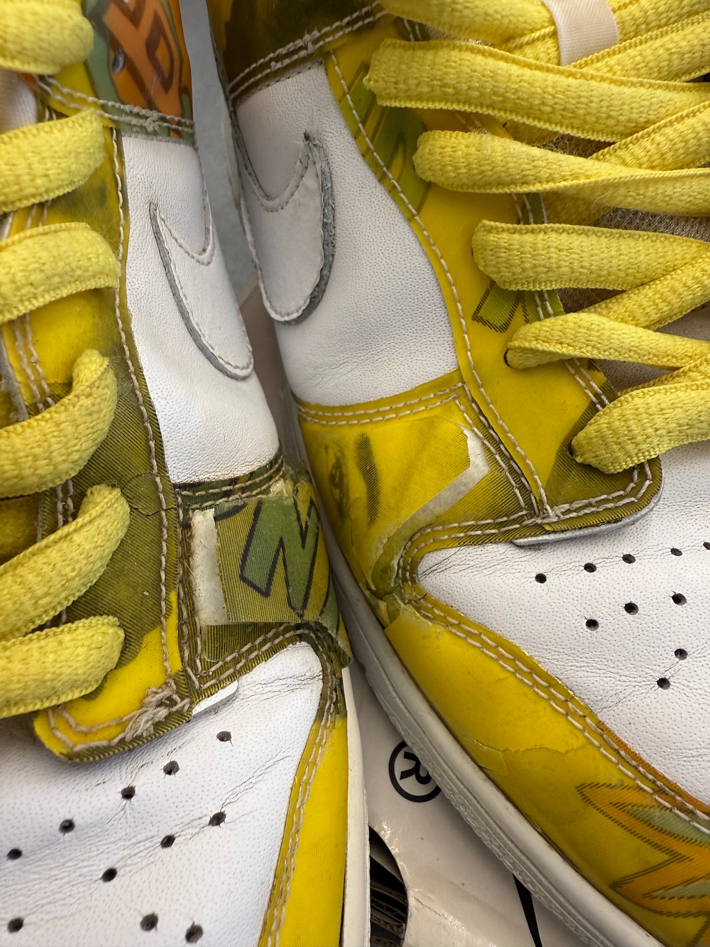 SIZE 9.5 NIKE SB DUNK LOW DE LA SOUL (2005) (PRE-OWNED WITH BOX)