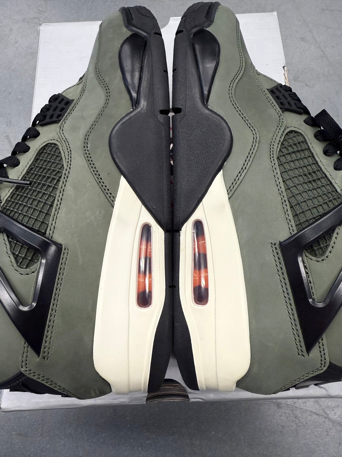 SIZE 10 JORDAN 4 RETRO OG SP UNDEFEATED (2025) (NEW WITH BOX)