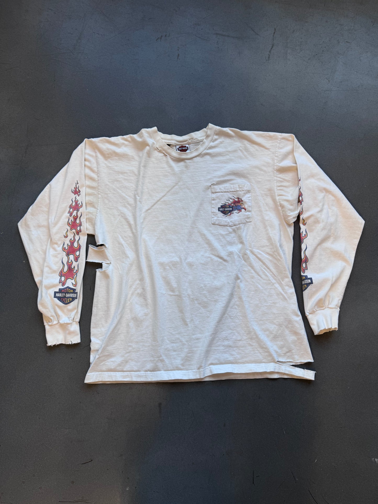 2002 HARLEY-DAVIDSON CHICAGO, IL FLAME LS POCKET TEE (HARLEY-DAVIDSON TAG)