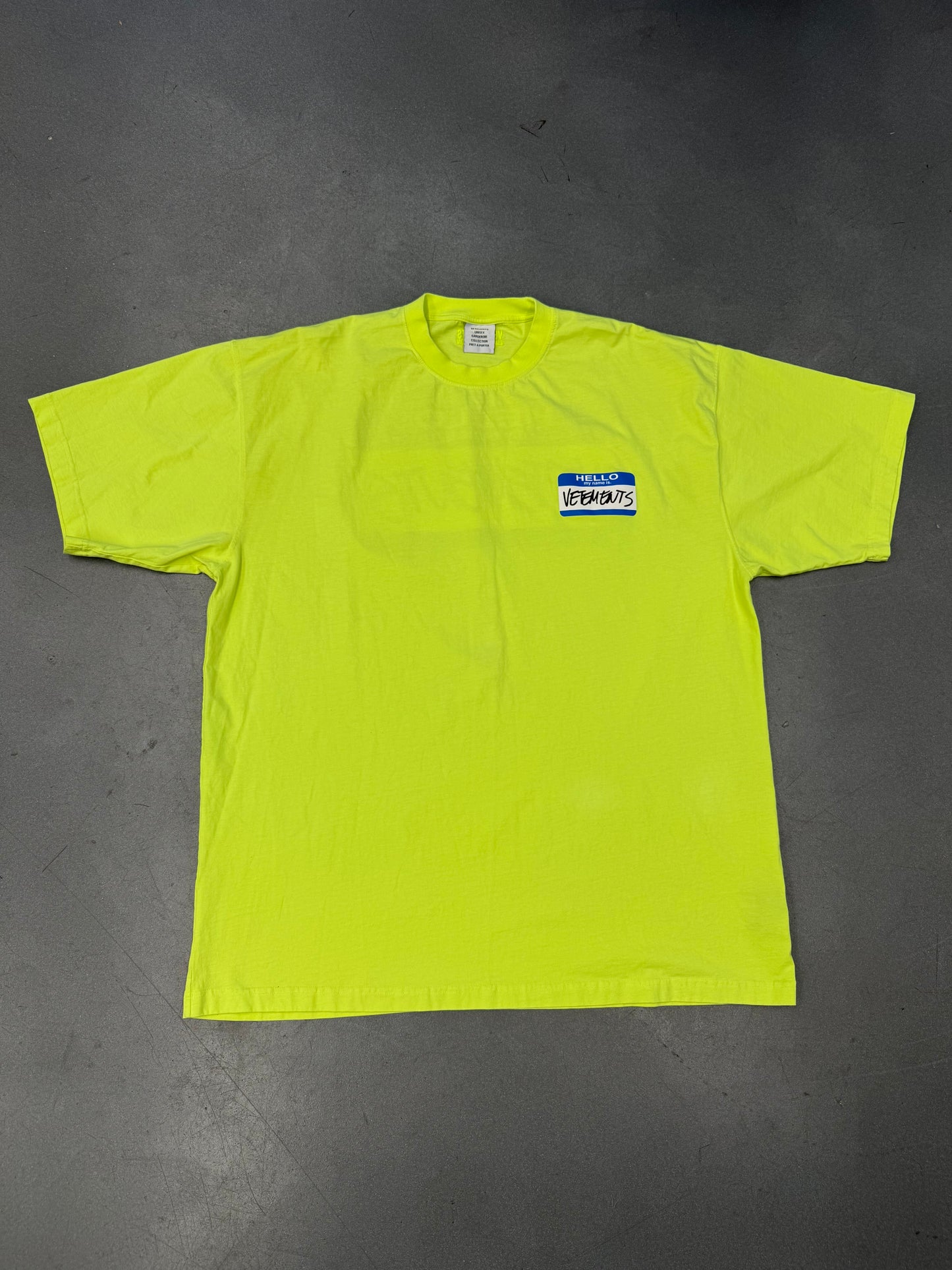 VETEMENTS "HELLO MY NAME IS" TEE - NEON YELLOW