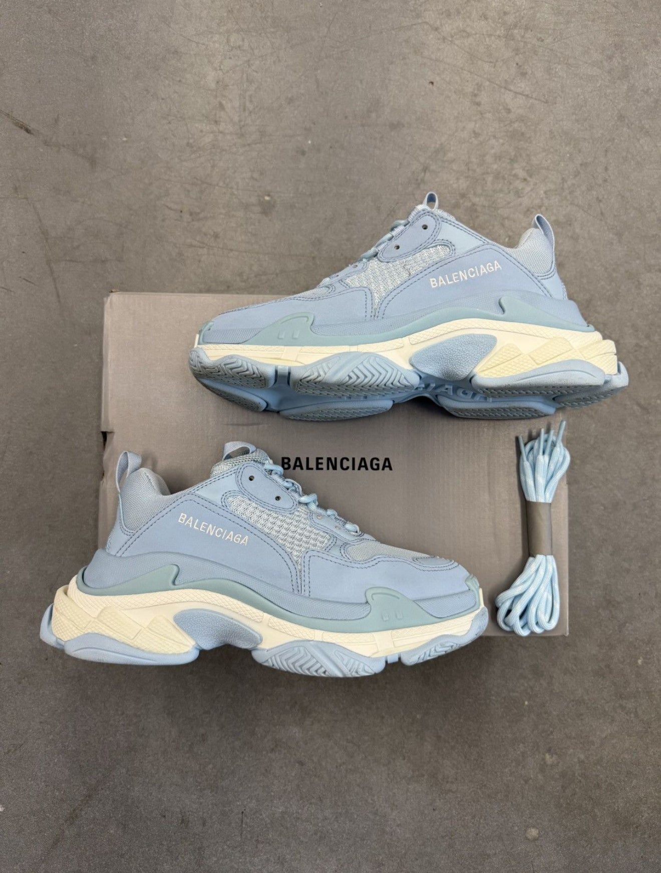 SIZE 39 BALENCIAGA TRIPLE S LIGHT BLUE (PRE-OWNED WITH BOX)