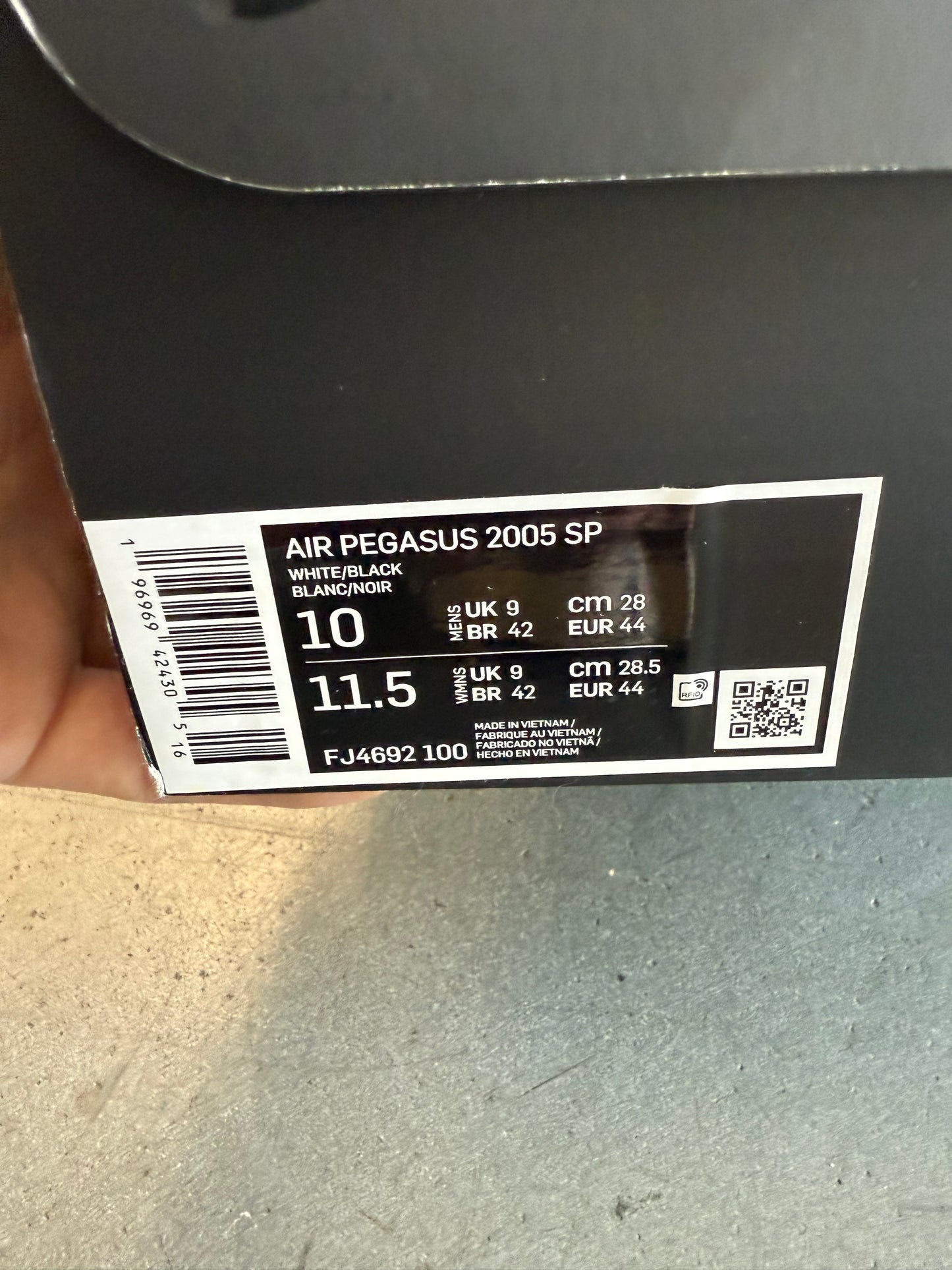 2023 SIZE 10 WHITE NIKE AIR PEGASUS 2005 SP COMMES DES GARCONS HOMME PLUS (NEW WITH BOX)