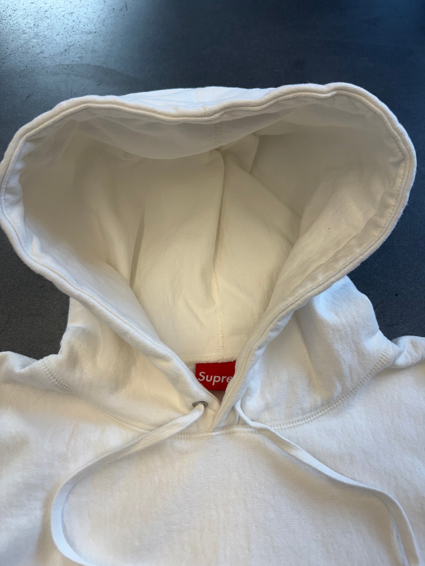 FW23 SUPREME BOX LOGO HOODIE WHITE/WHITE (2XL)