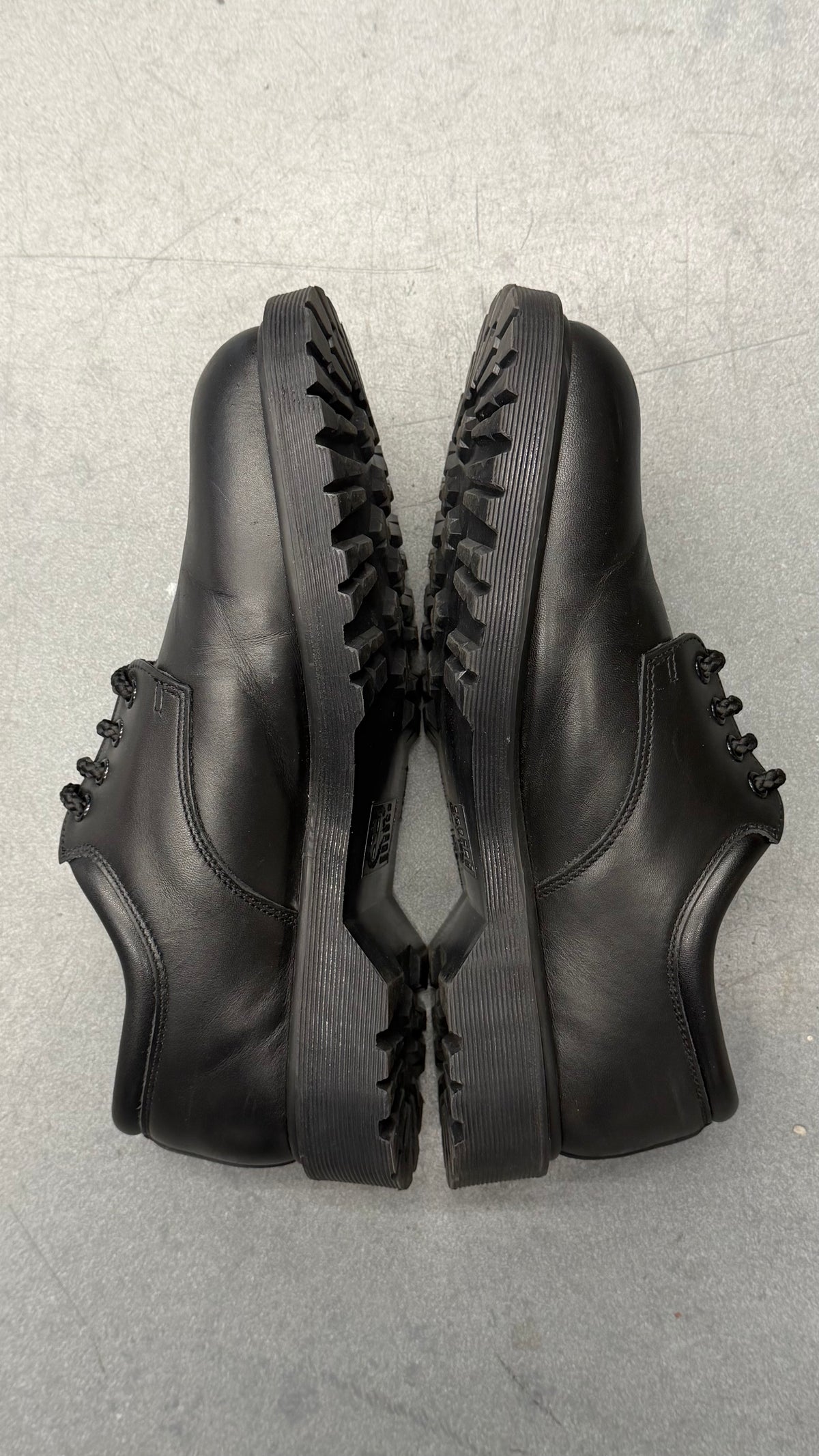 SS26 SUPREME DR. MARTENS POSTAL 4-EYE SHOE