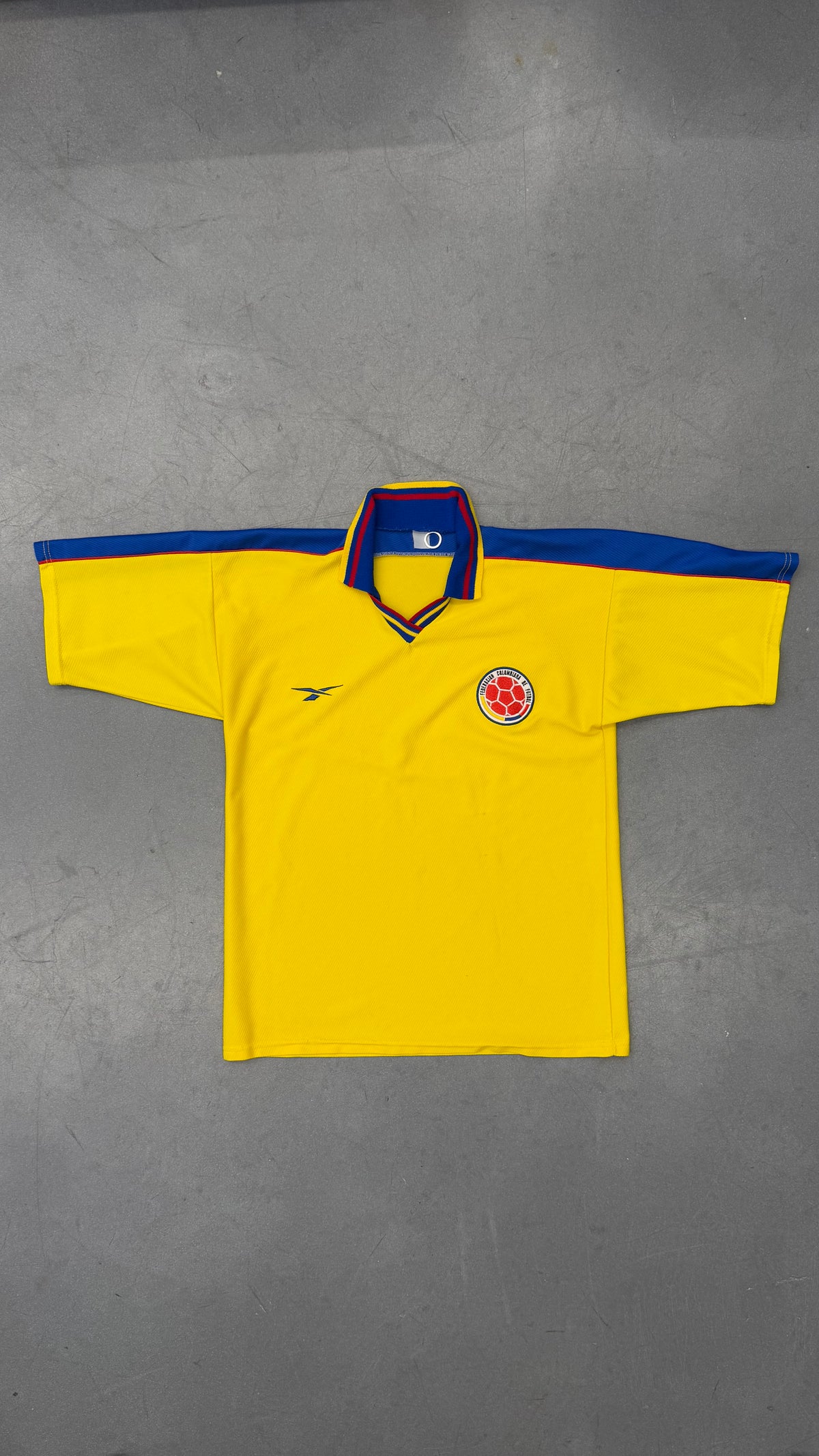 90S BOOTLEG COLOMBIA HOME SOCCER JERSEY (FADED TAG)
